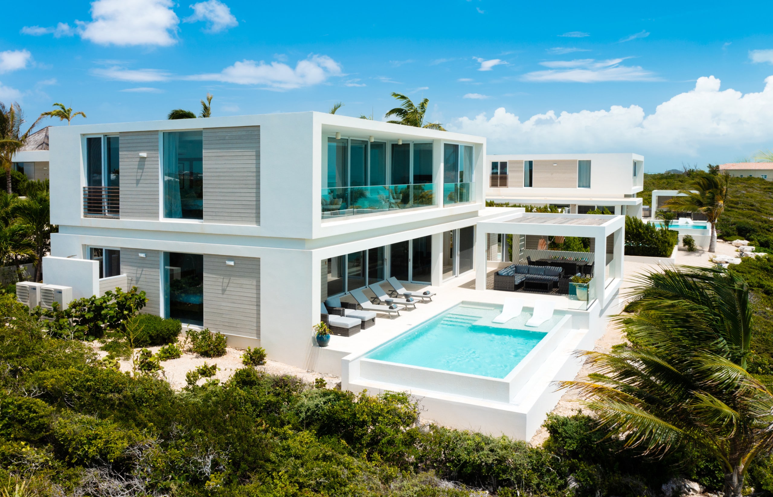 Property Image 1 - Striking Sleek Beachfront Villa with Private Deck