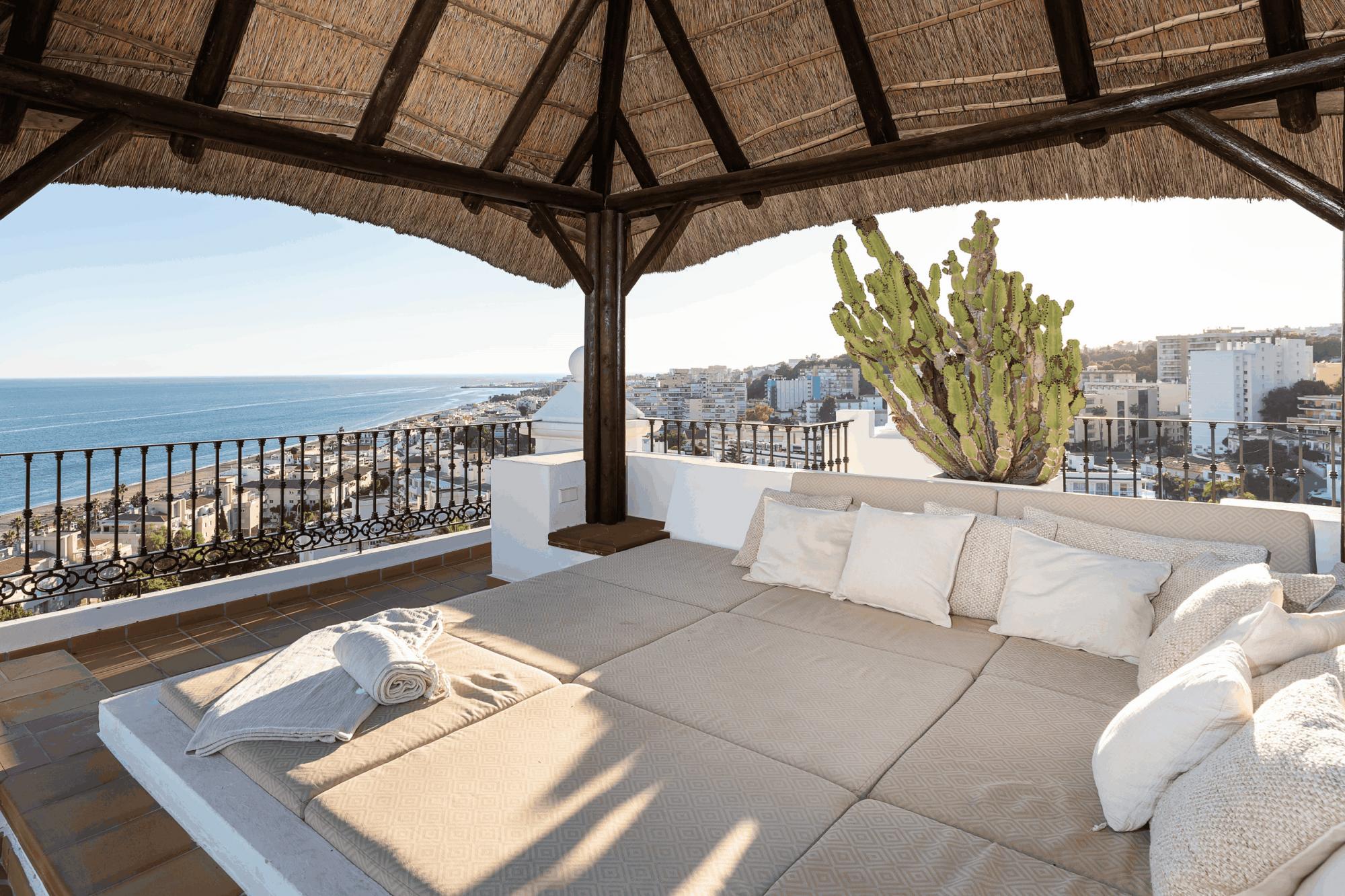 Property Image 2 - Upscale Clifftop Villa with Magnficent View of the Sea
