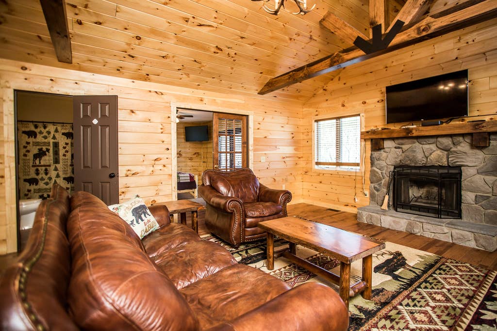 Property Image 1 - Stunning Log Cabin Billiards Hot Tub Firetable 