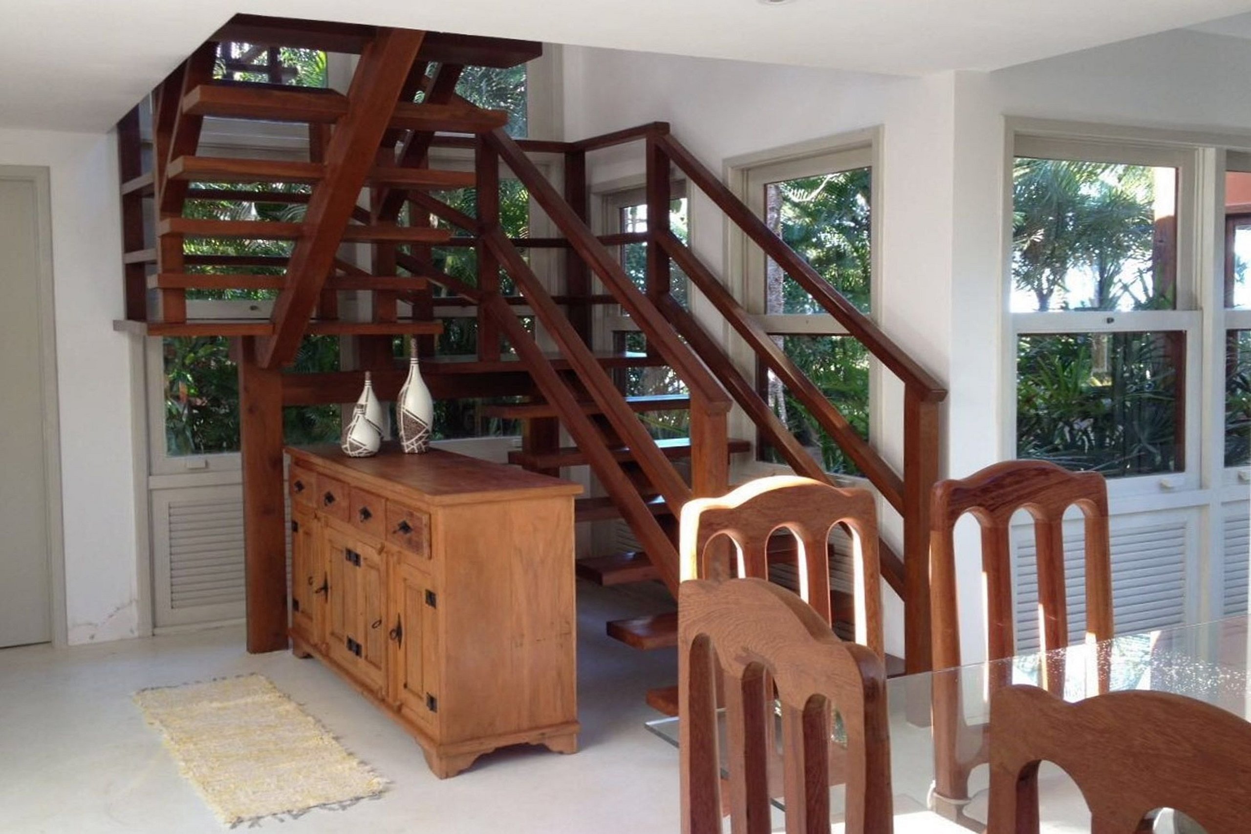 Vibrant Traditional Home with Amazing Pool