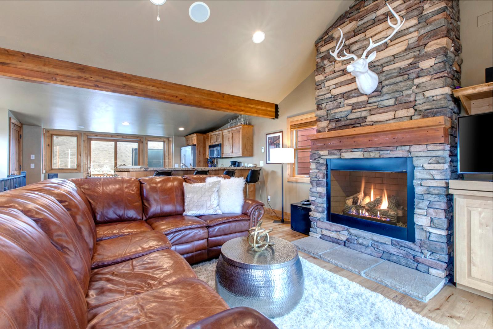 Property Image 1 - PNF-860 Walk to Slopes - 3Bdrm, hot tub, fire pit, mountain view, easy walk Main St!