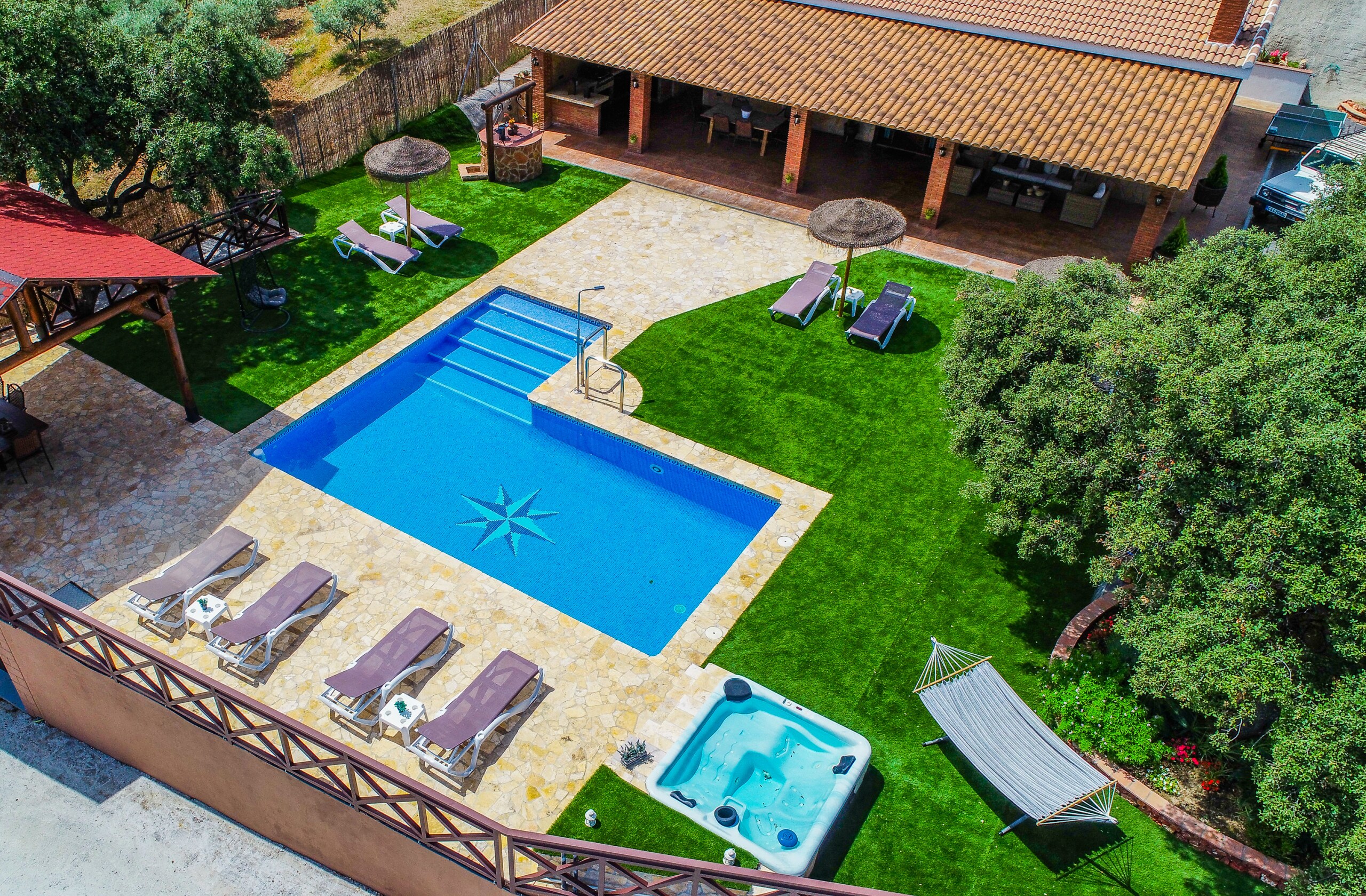 Enjoy the private pool of this villa in Alhaurín el Grande