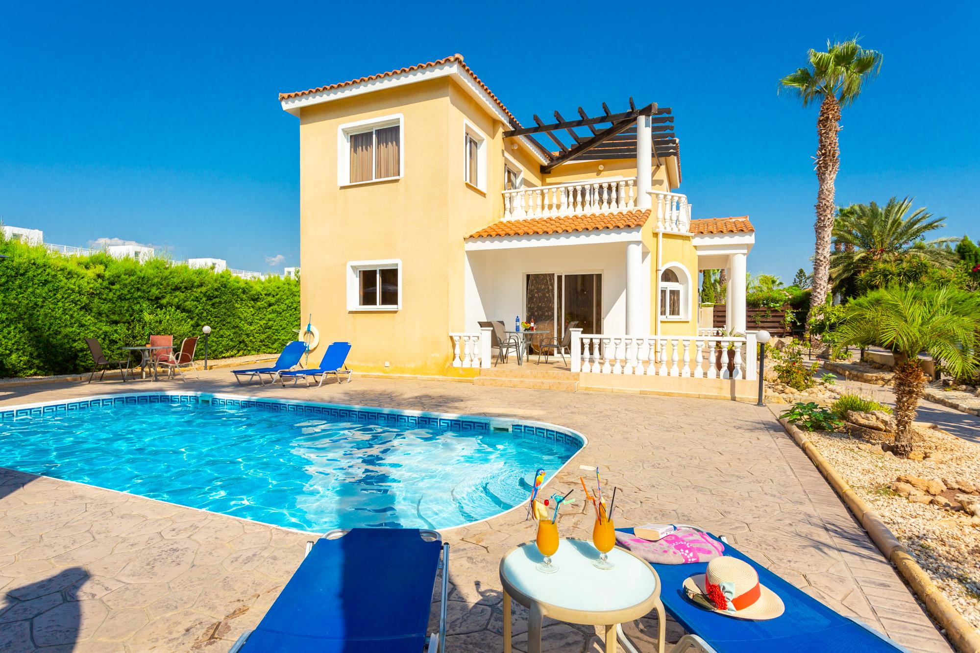 Property Image 1 - Classic Detached Villa with Sunny Pool near Restaurants