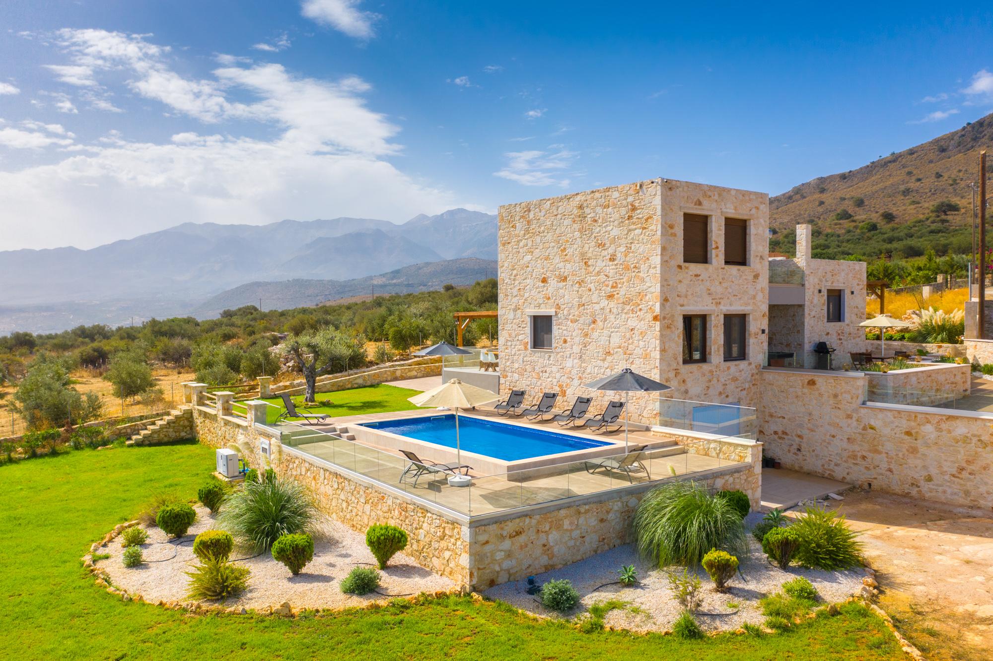 Property Image 2 - Dazzling Breezy Villa with Magnificent Panoramic Views