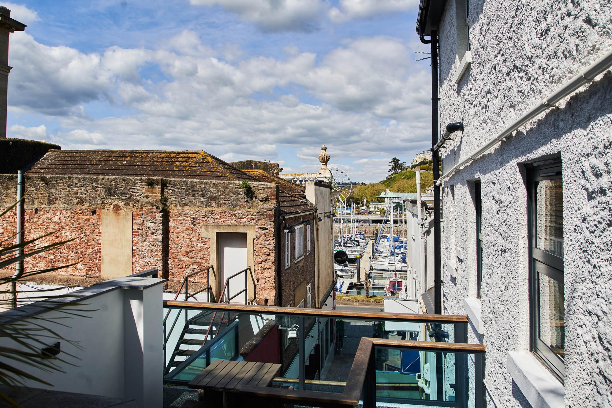 Property Image 1 - Contemporary Stylish Apartment with Stunning Sea View