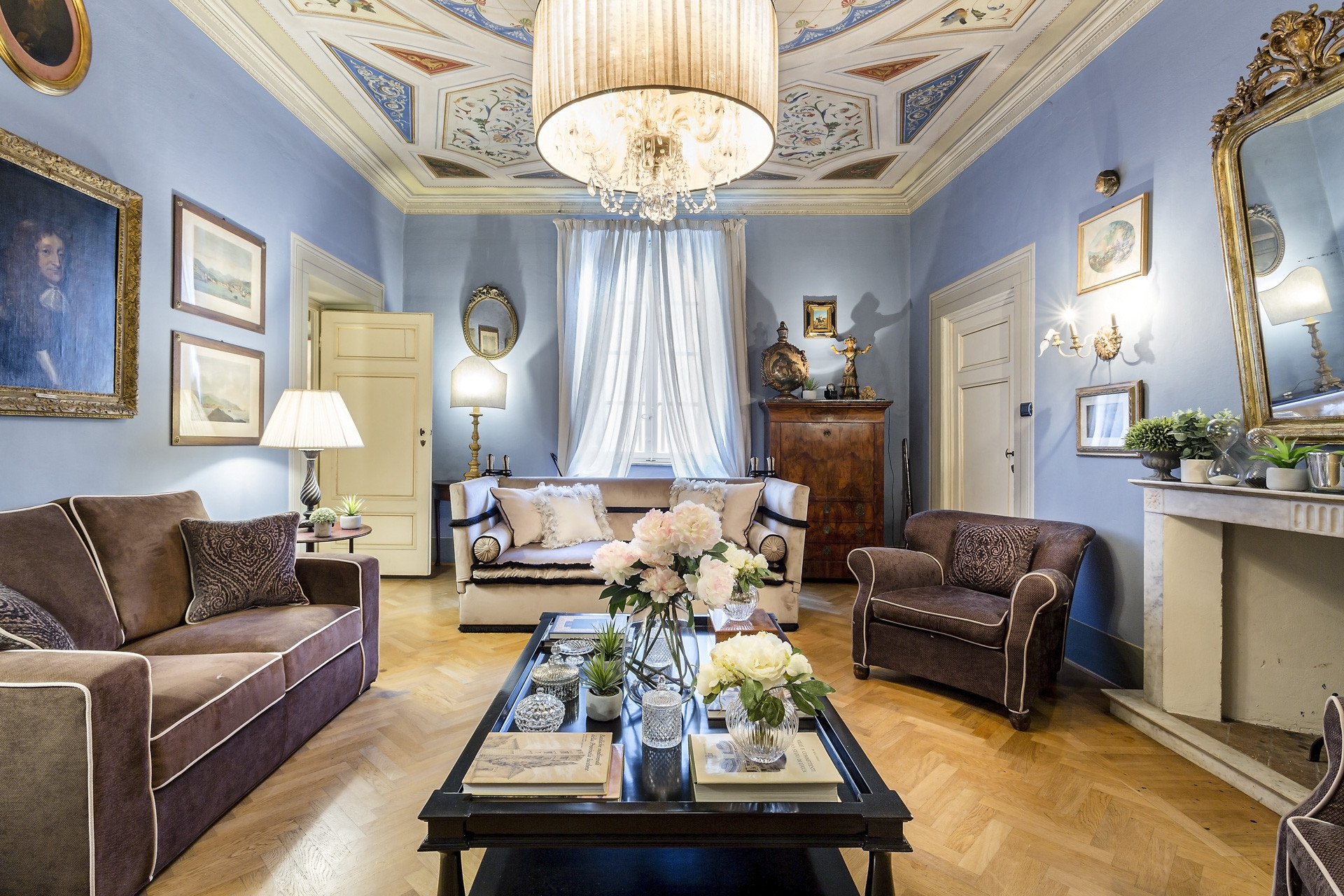 Property Image 1 - Elegant and Homey 4 Bedrooms Apartment, Air Conditioning within the Lucca Walls