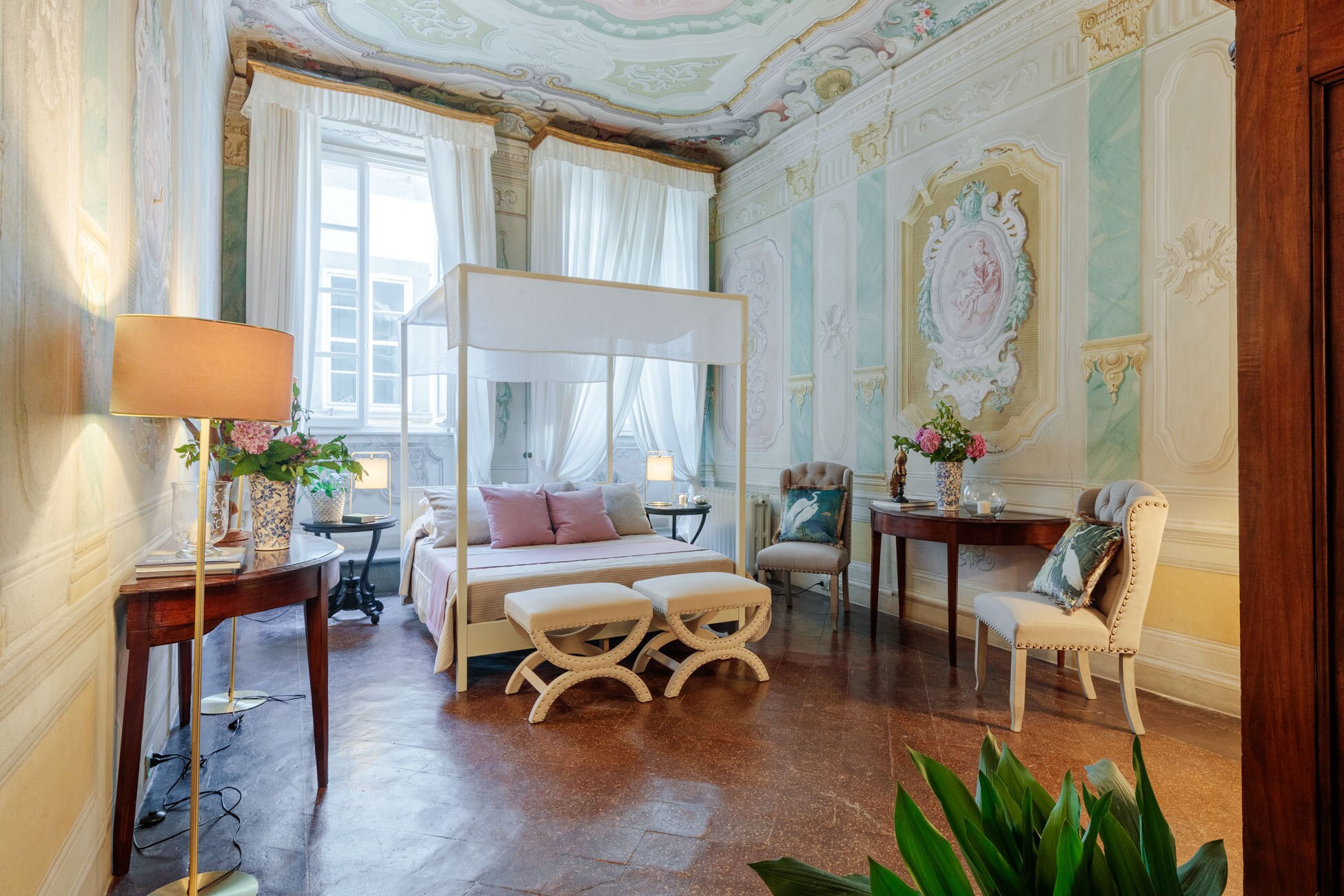 Property Image 2 - Majestic Apartment with Historical Paintings near Piazza San Michele