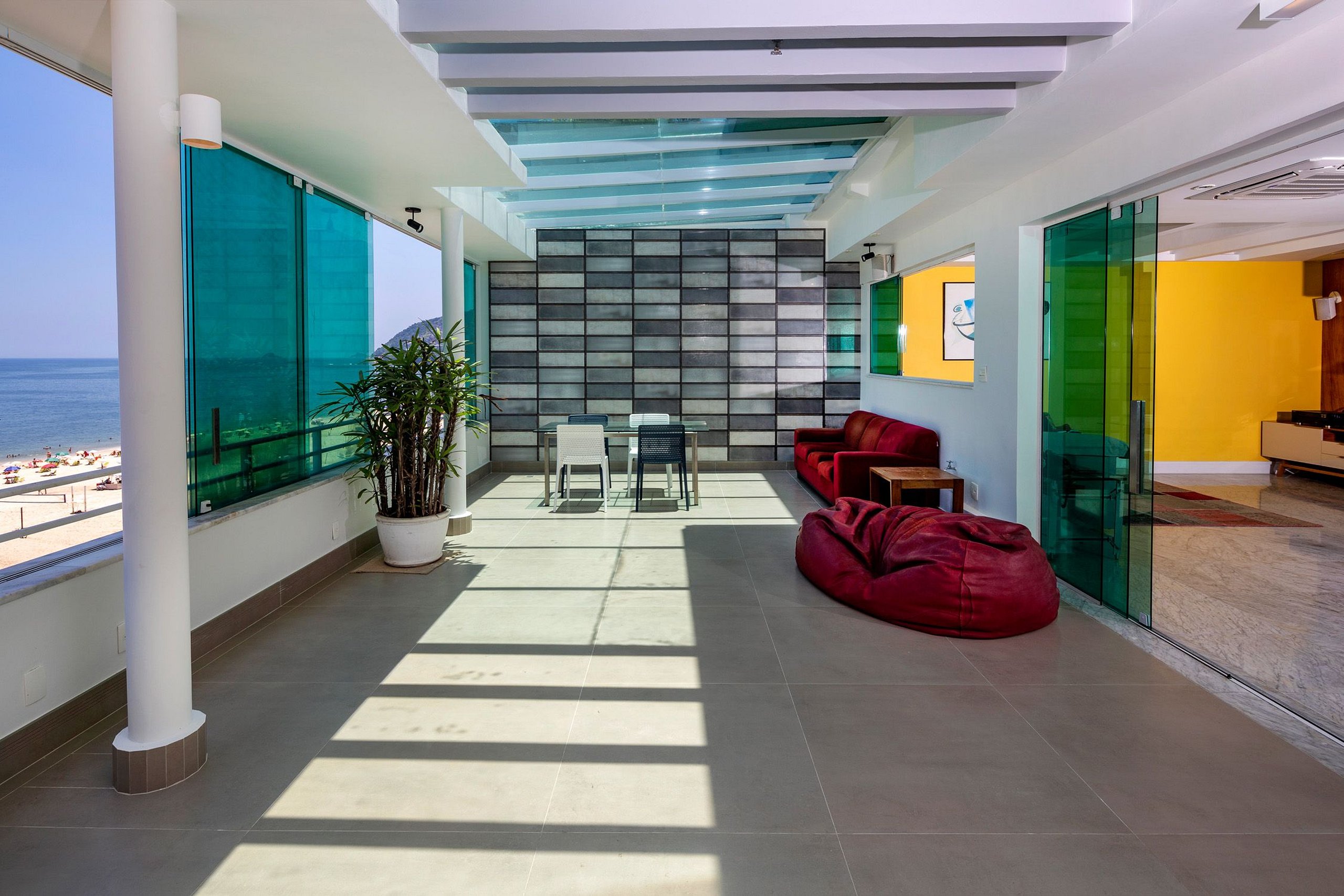 Property Image 2 - Delightful Modern Beachfront Home