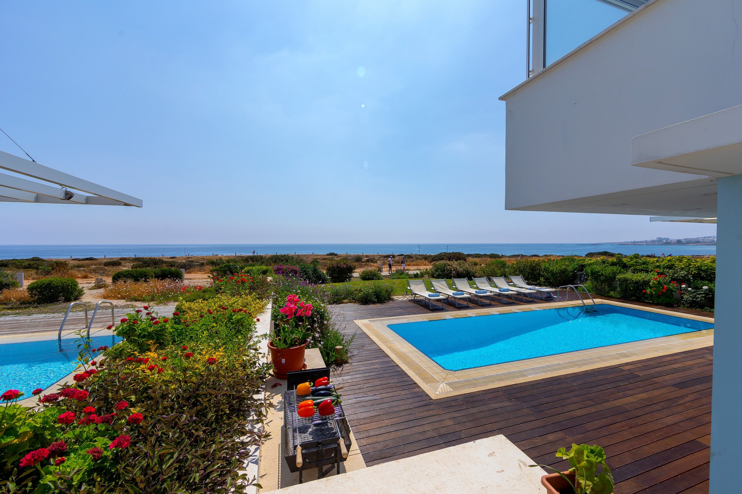 Property Image 2 - Bright Spacious Villa with Private Pool and Sea Views