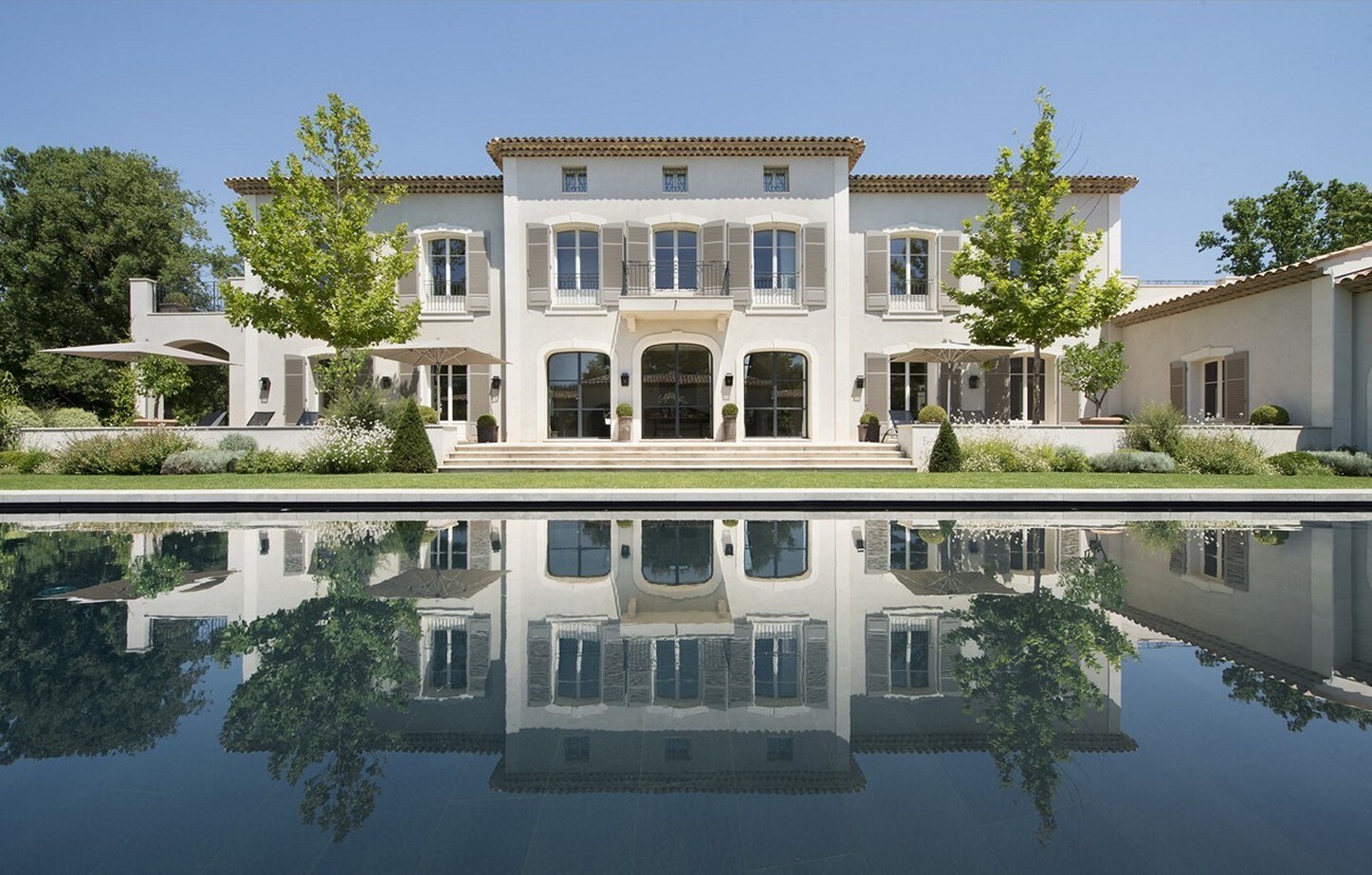 Property Image 1 - Traditional Exclusive Villa with Luxurious Interiors
