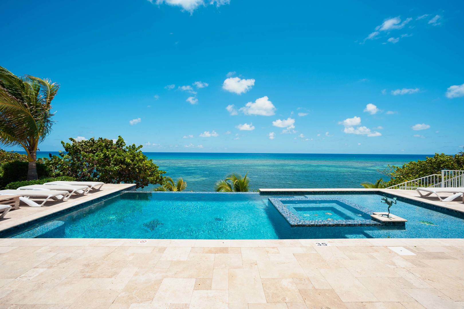 Property Image 2 - Fabulous Smart Villa with Designer Infinity Pool