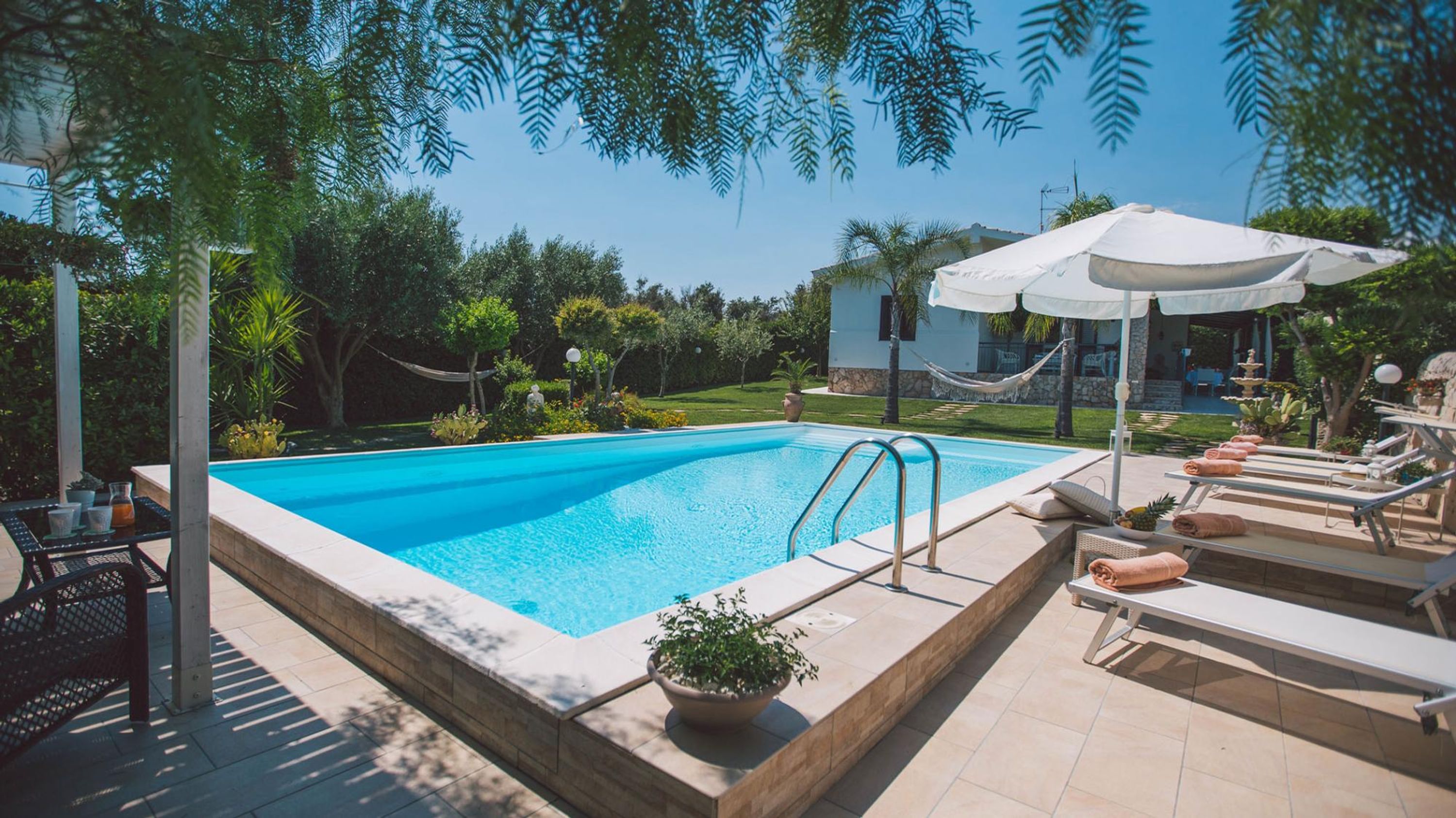 Property Image 1 - Cozy Charming House with Al Fresco Dining and Pool