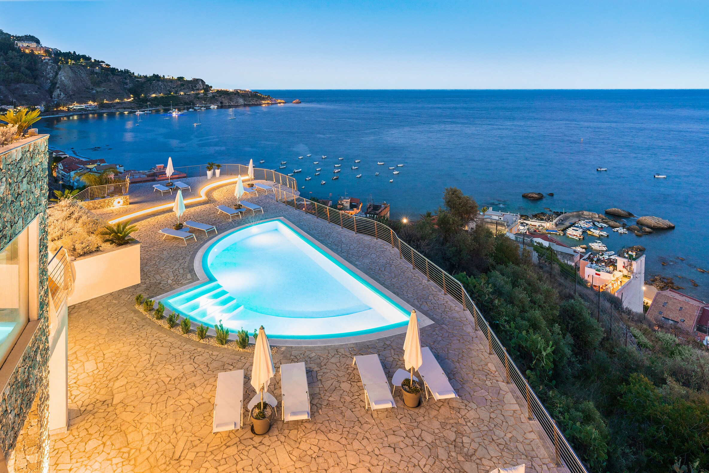 Property Image 1 - Panoramic Luxury Villa with Private Salt Water Pool