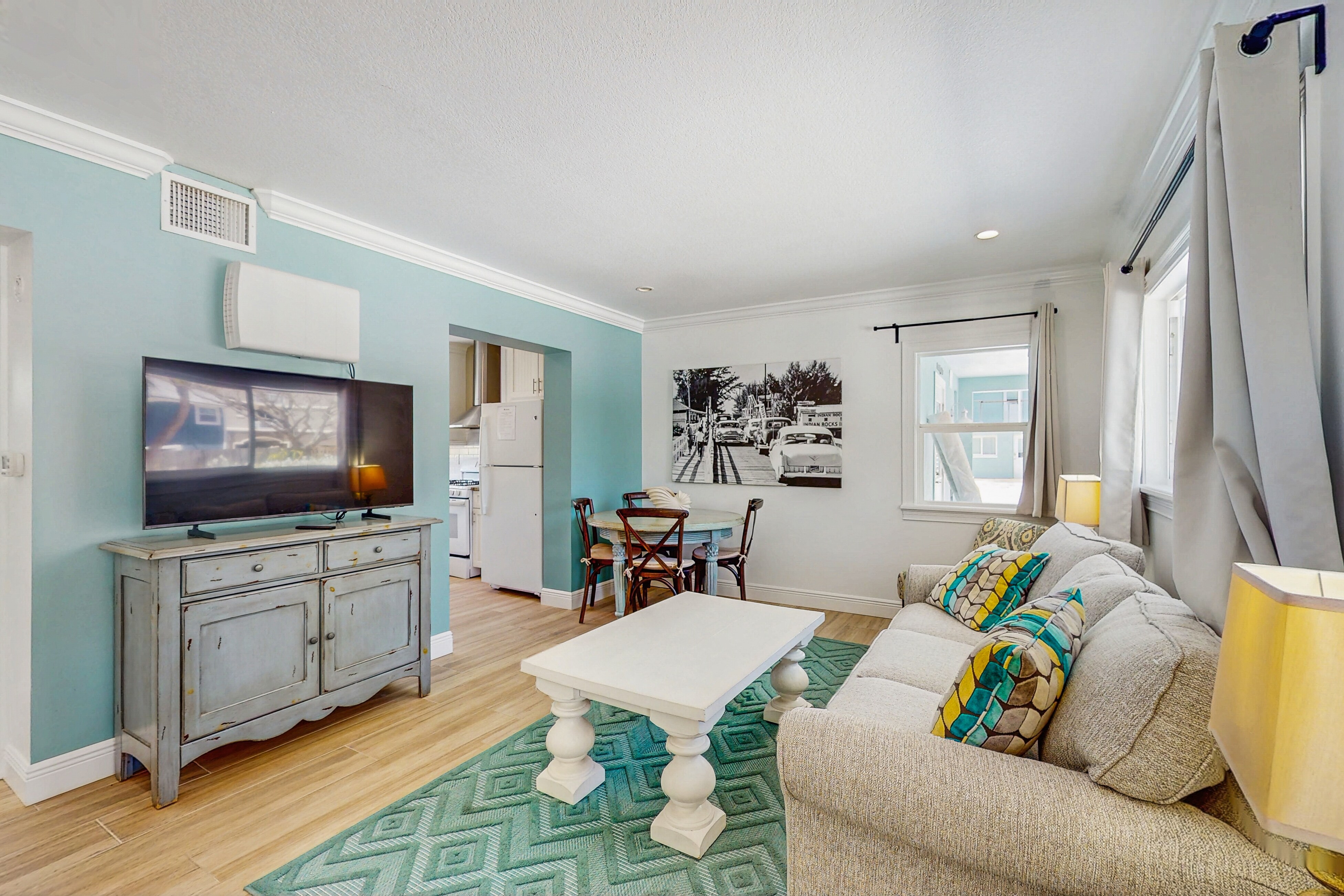 Spacious Gulf-side condo - beach access - full kitchen & central AC