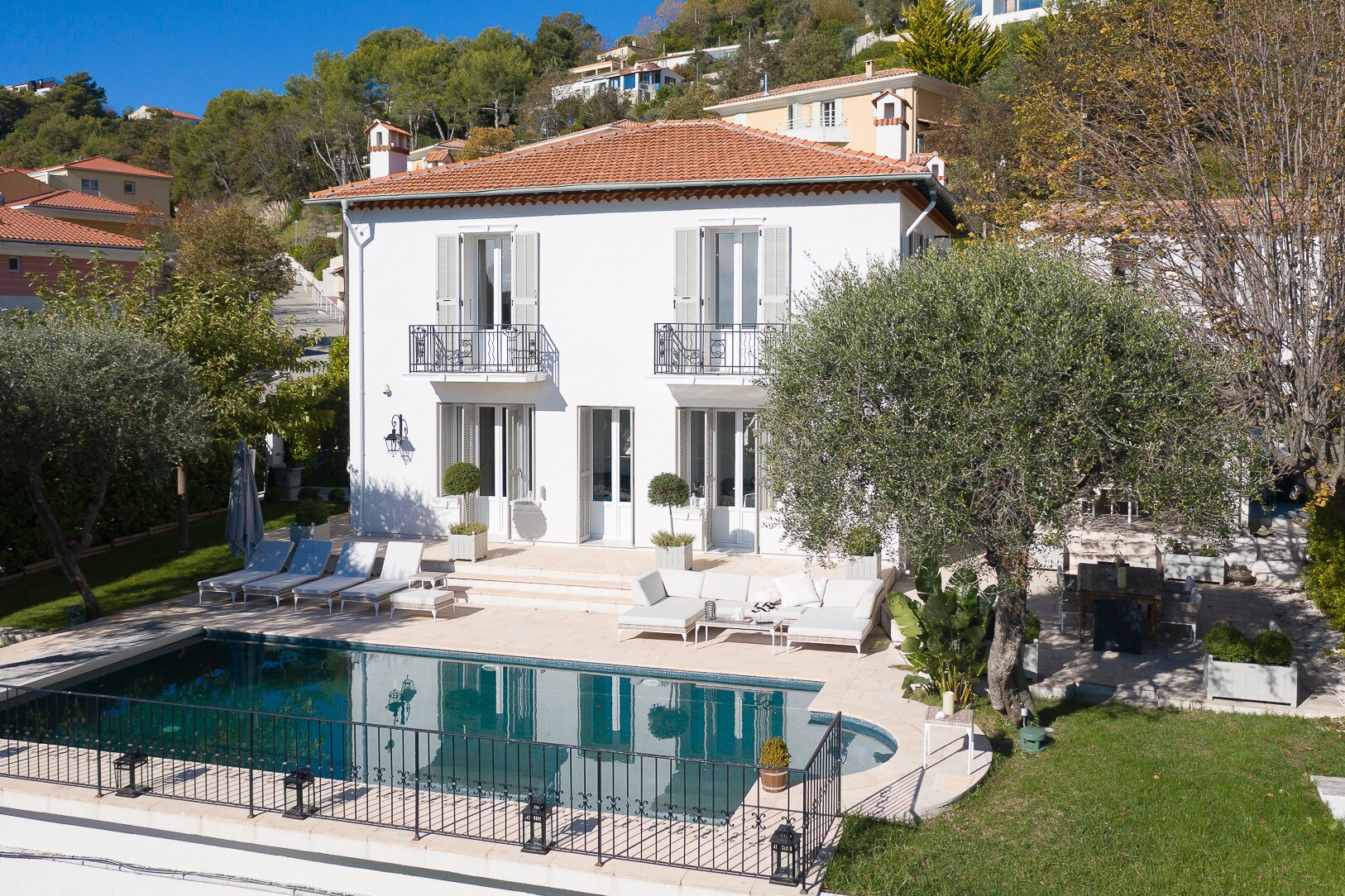 Property Image 1 - 5 bedroom luxury villa with views over the French Riviera 