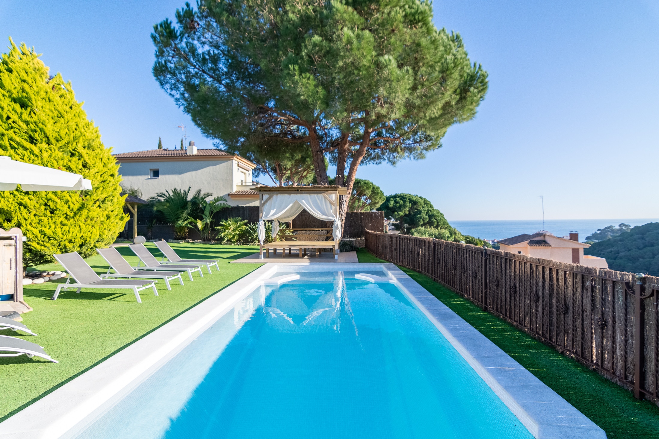 Property Image 1 - Grandiose Villa with Private Pool and Garden