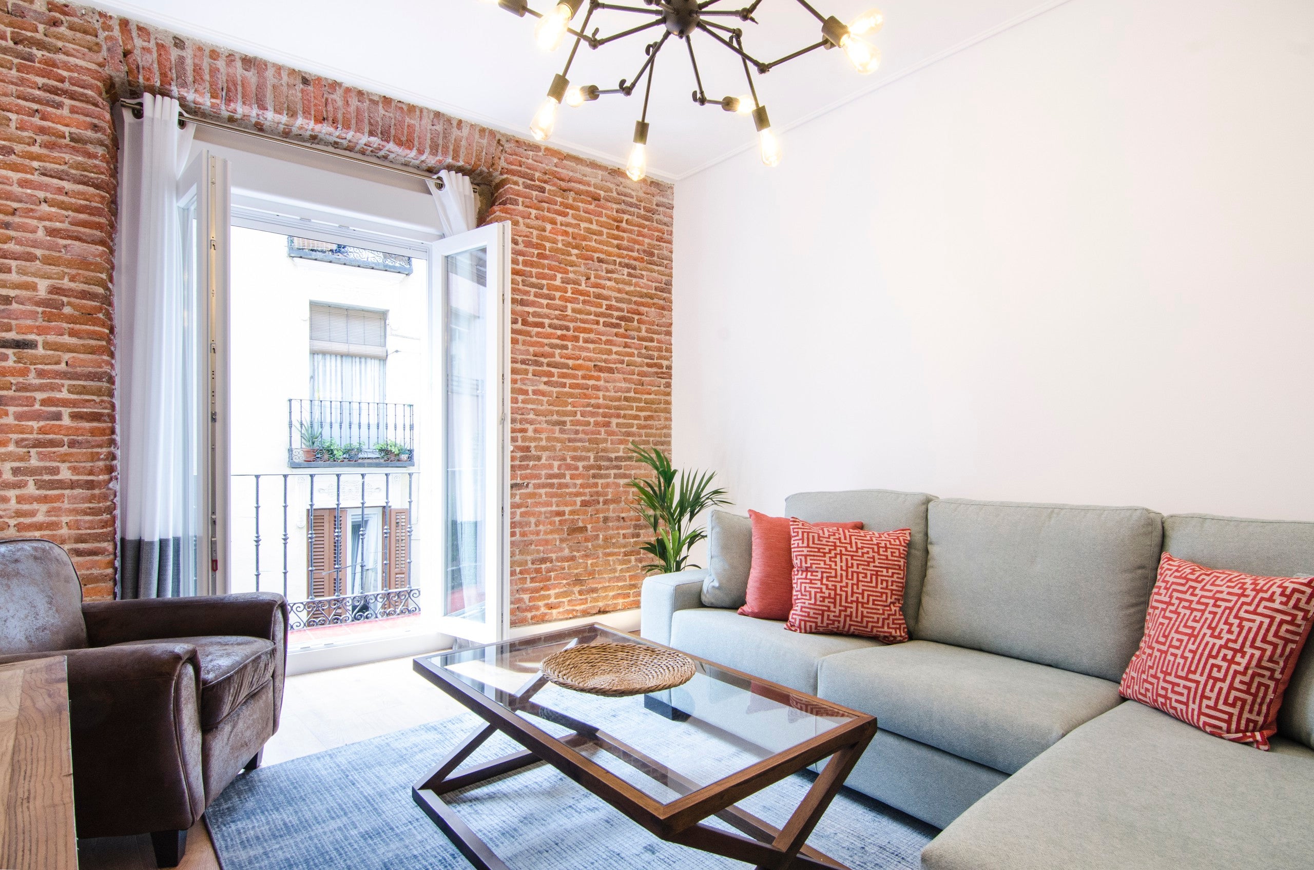 Property Image 1 - 2 bedrooms 2 bathrooms furnished - Chueca - cozy & functional - MintyStay