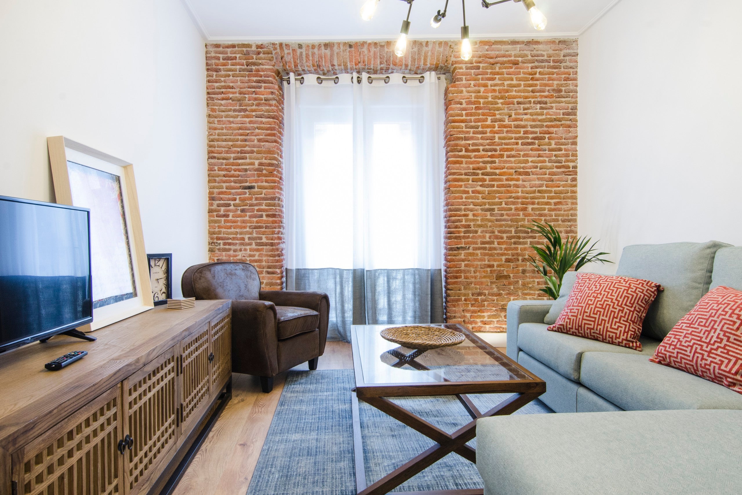 Property Image 2 - 2 bedrooms 2 bathrooms furnished - Chueca - cozy & functional - MintyStay