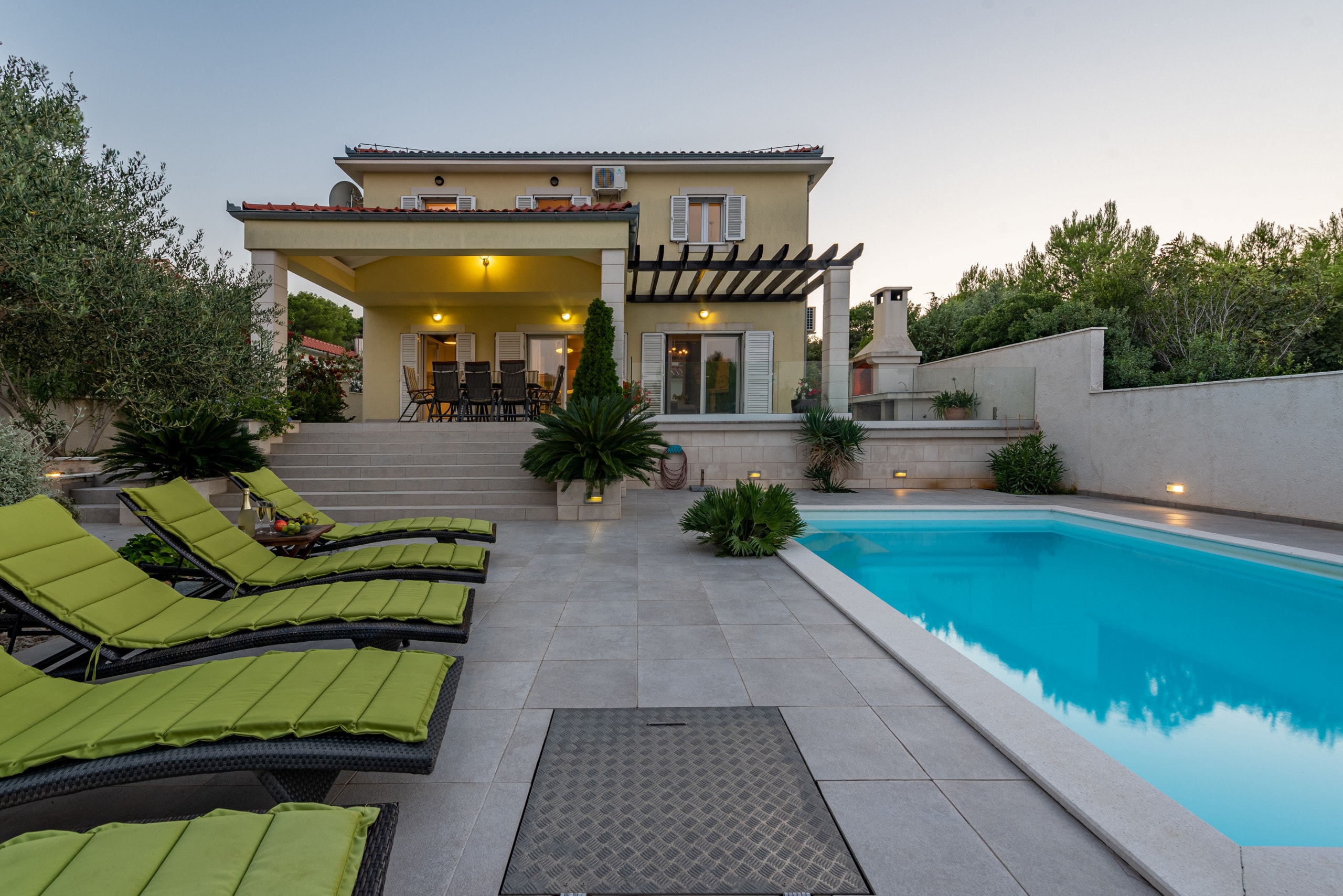 Property Image 2 - Mesmerizing Beachfront Villa with Impressive Pool
