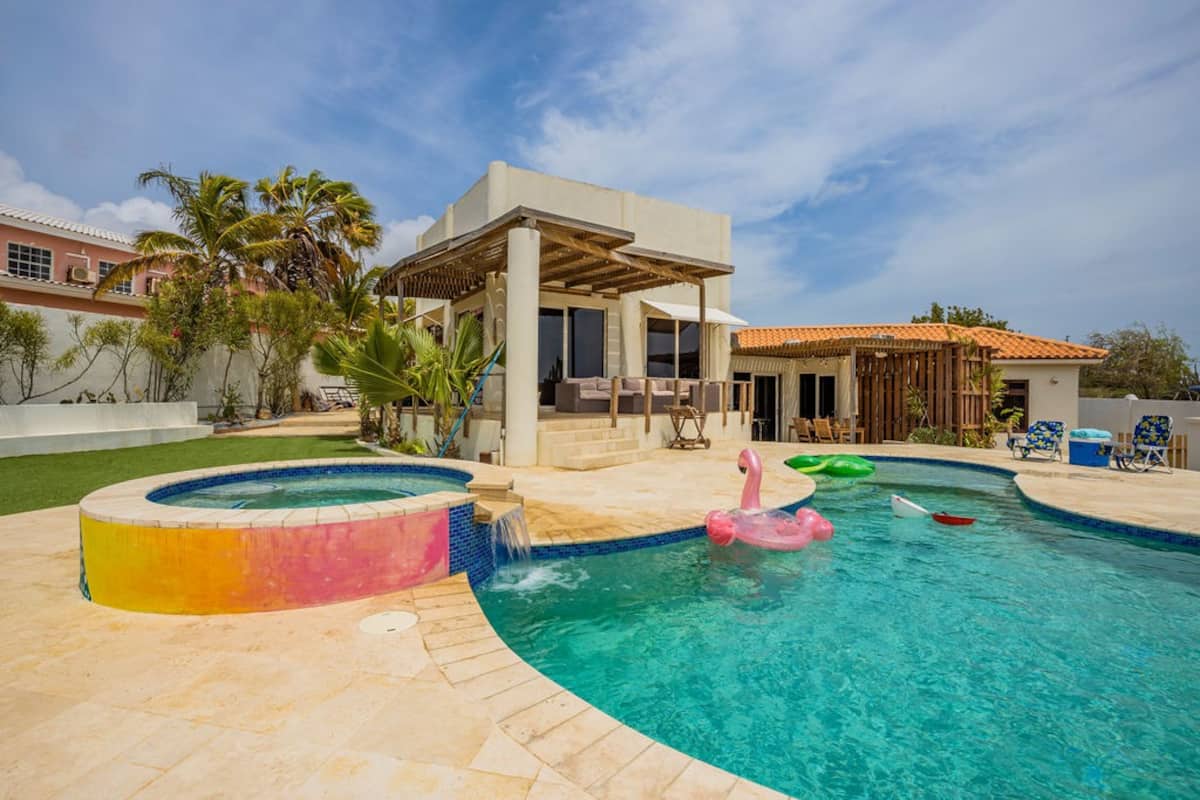 Property Image 1 - Wonderful five bedroom villa with Private Pool, Jacuzzi & Sauna
