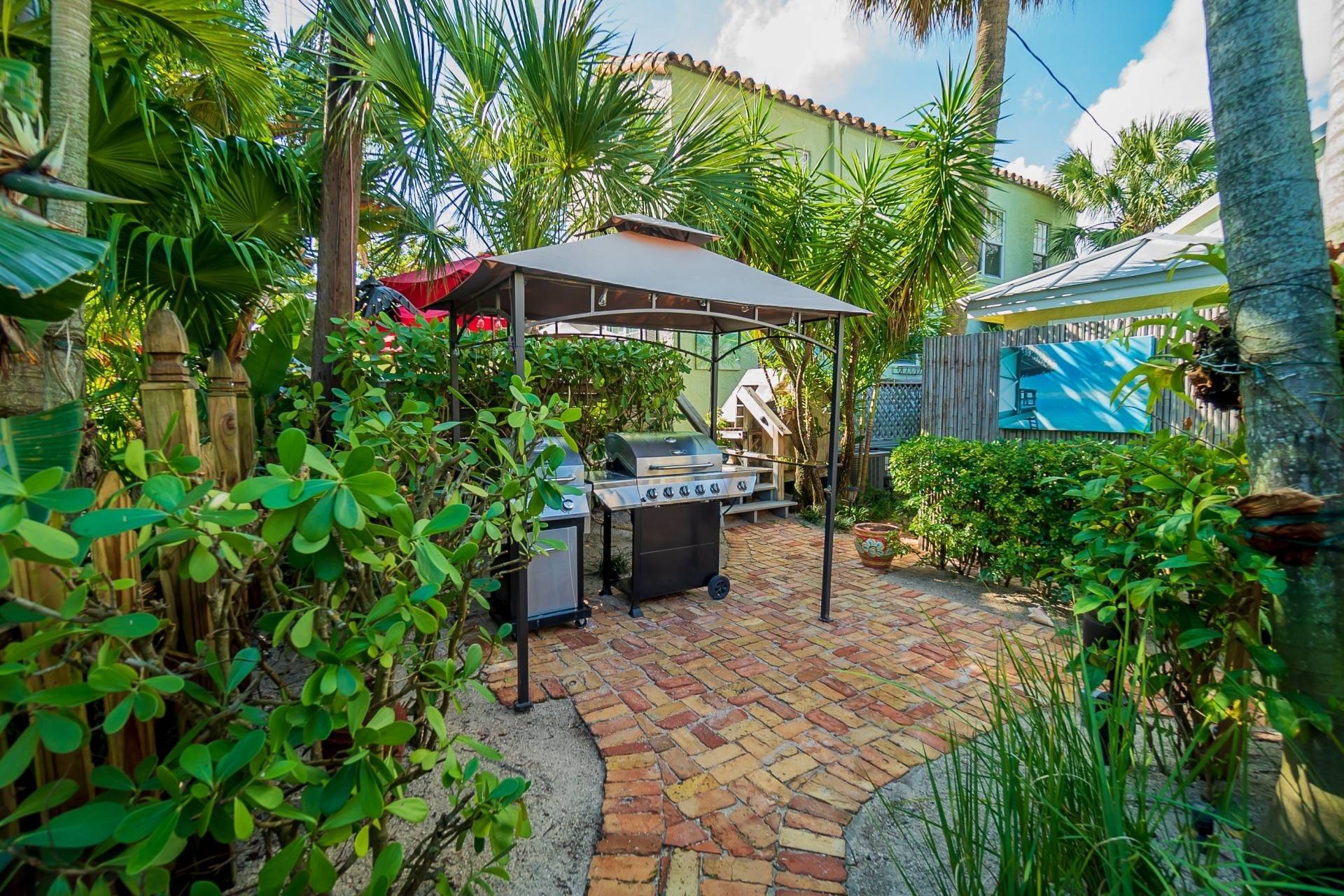 Property Image 2 - Bahama Breeze Bungalow, Pool and walking distance to Shops & Restaurants, Downtown, Kravis Center