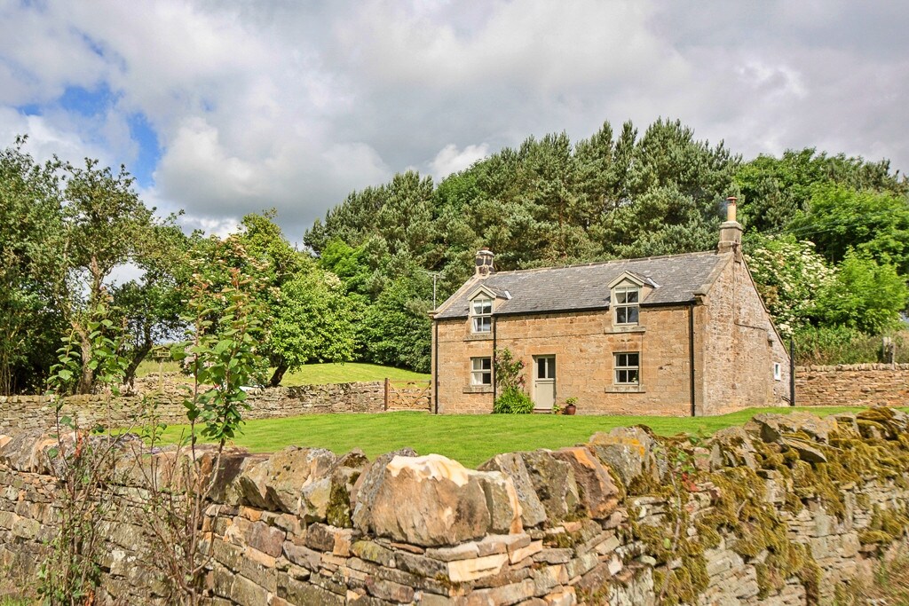 Property Image 2 - Lovely Rustic Cottage with Private Lake Access