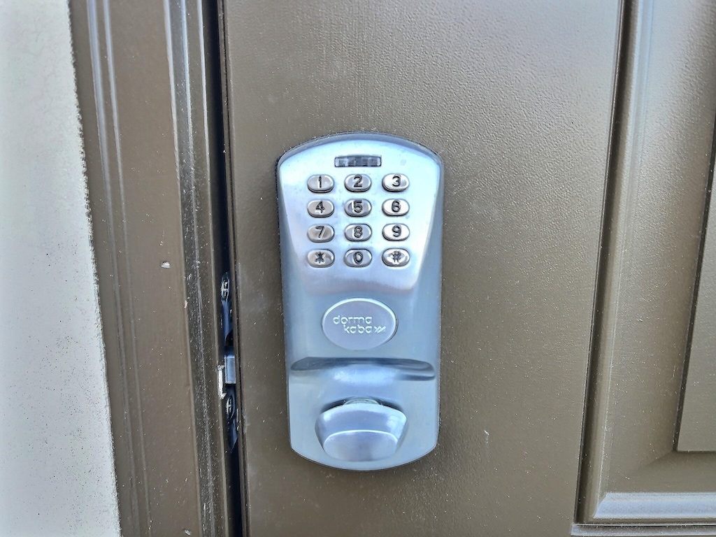 Keyless and contactless house entry.