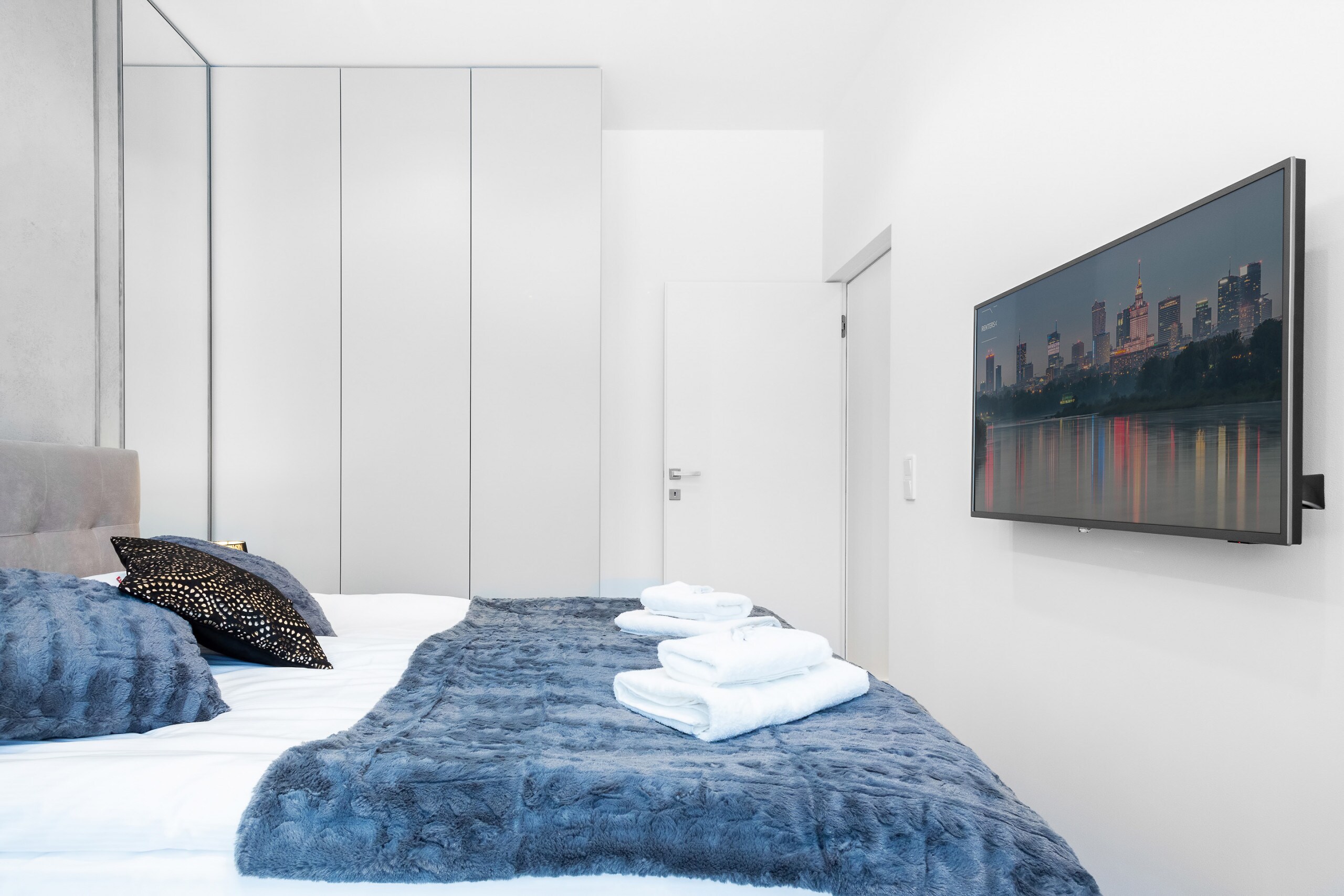 Prestigious Two-Bedroom Apartment with Two Balconies in Cosy Neighborhood
