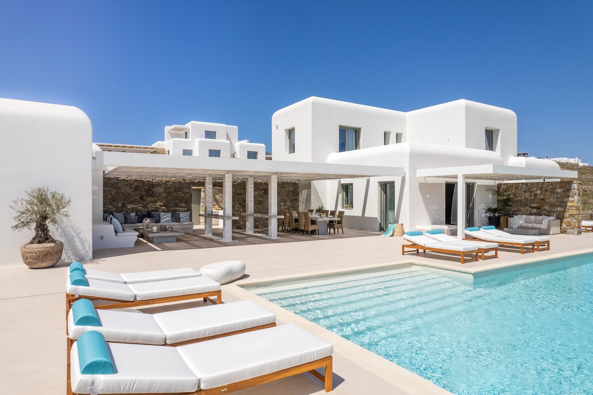 Property Image 1 - Immaculate Villa Overlooking the Aegean Blue Sea