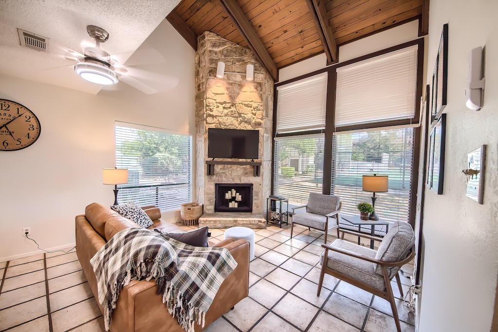 Newly updated! Spacious living area