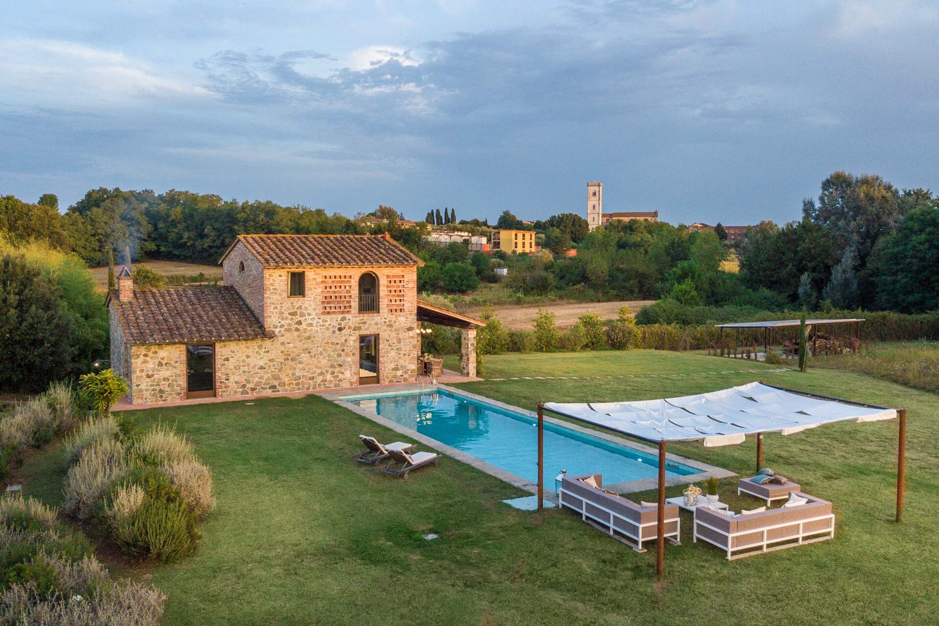 Property Image 1 - Contemporary Tuscan Style Villa with Large Pool