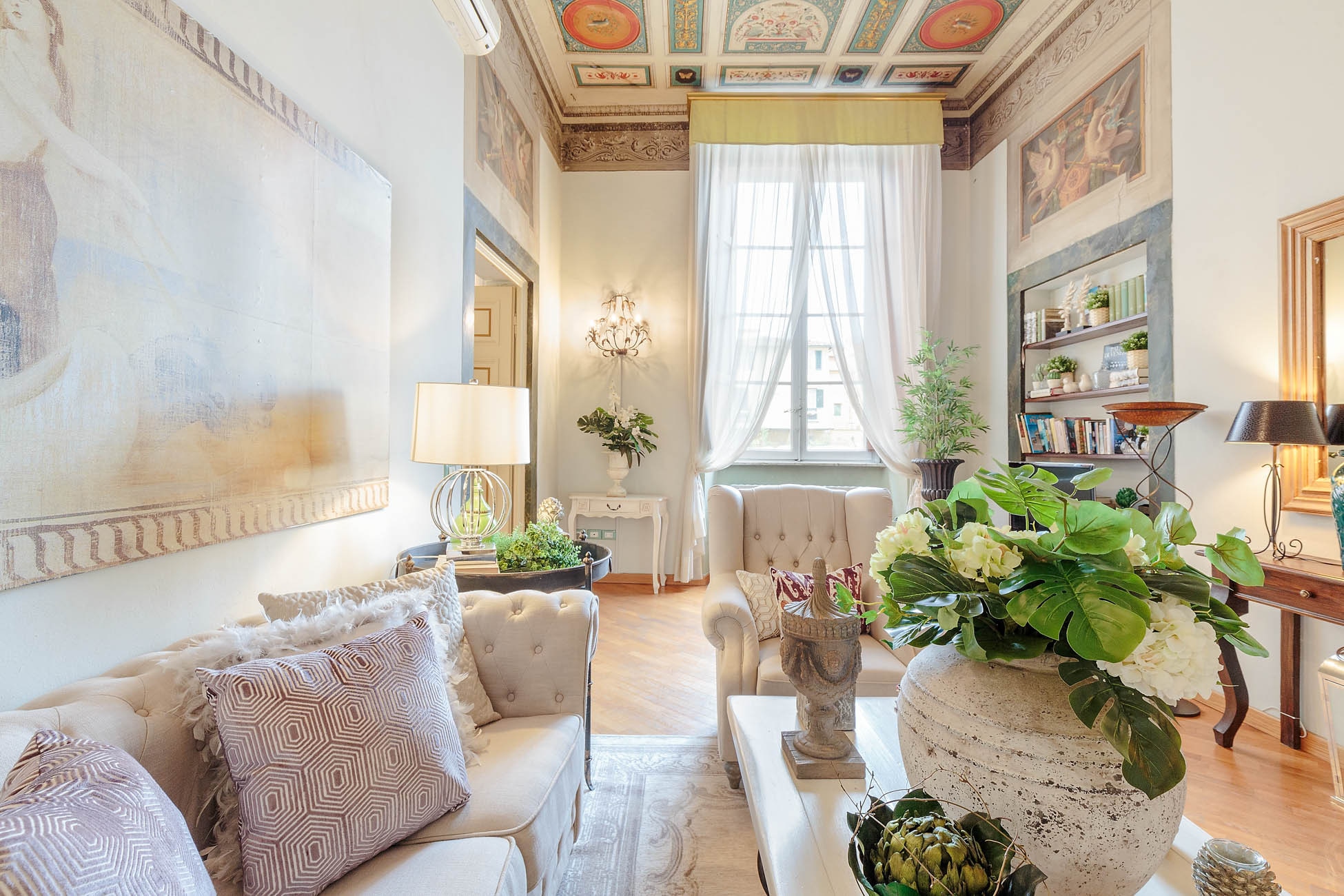 Property Image 1 - Lovely Apartment Beautifully Decorated in Lucca