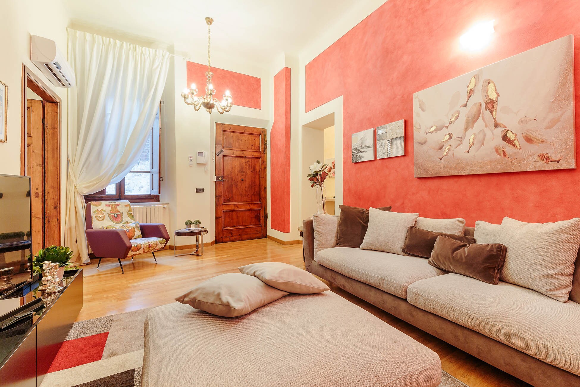 Property Image 2 - Nice Bright Apartment in Lucca with Grand Windows