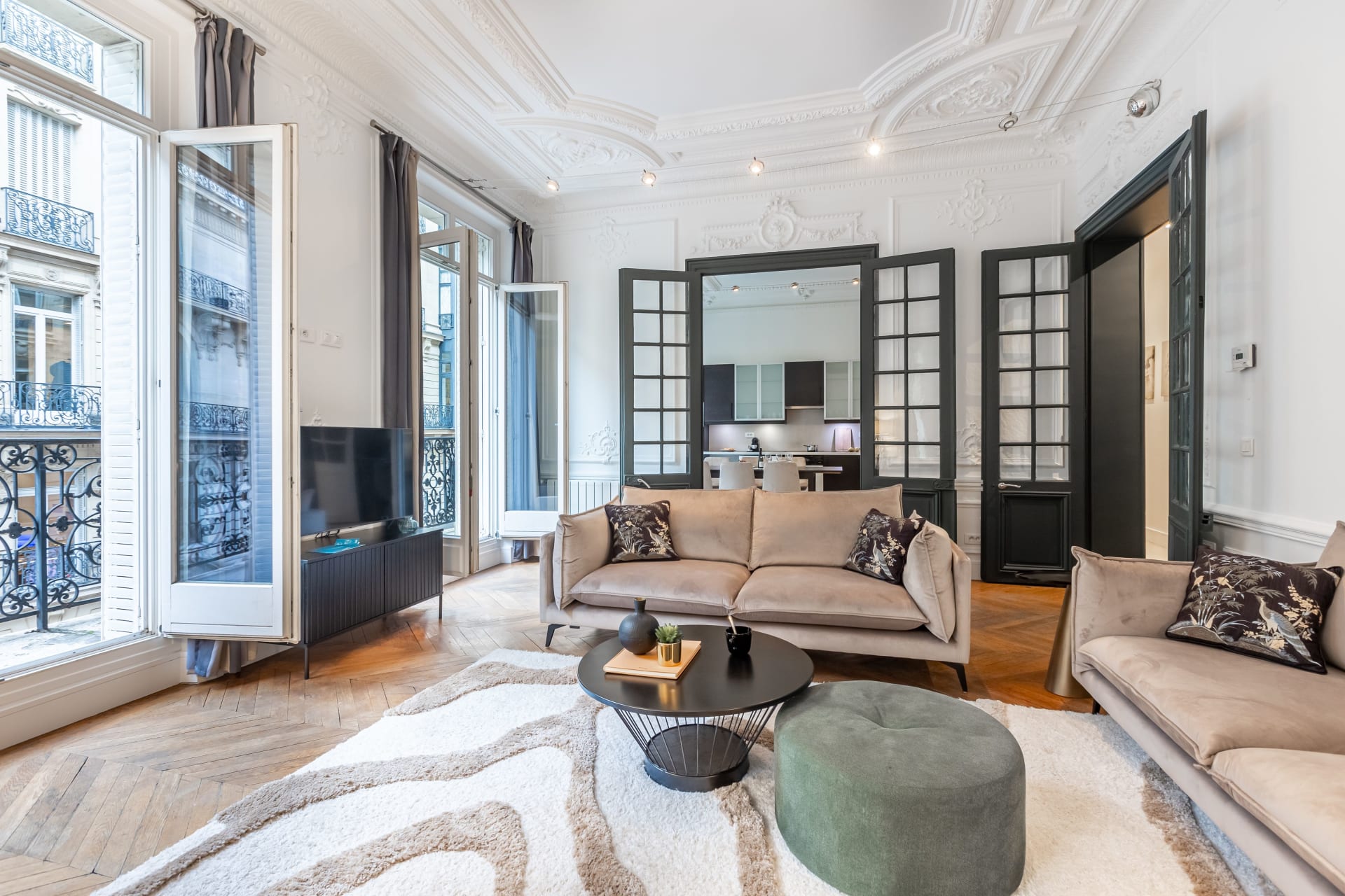 Property Image 1 - Prestigious Chic Apartment close to Champs Elysees