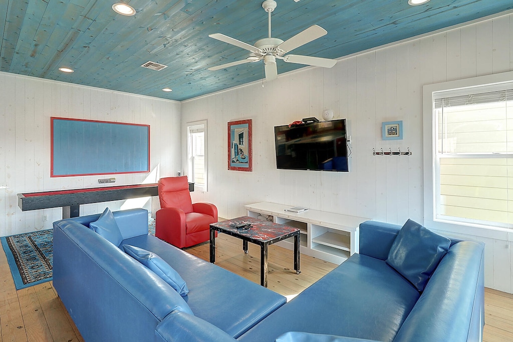 Living Area. Unwind in the living area - Your ultimate family and friends' space!