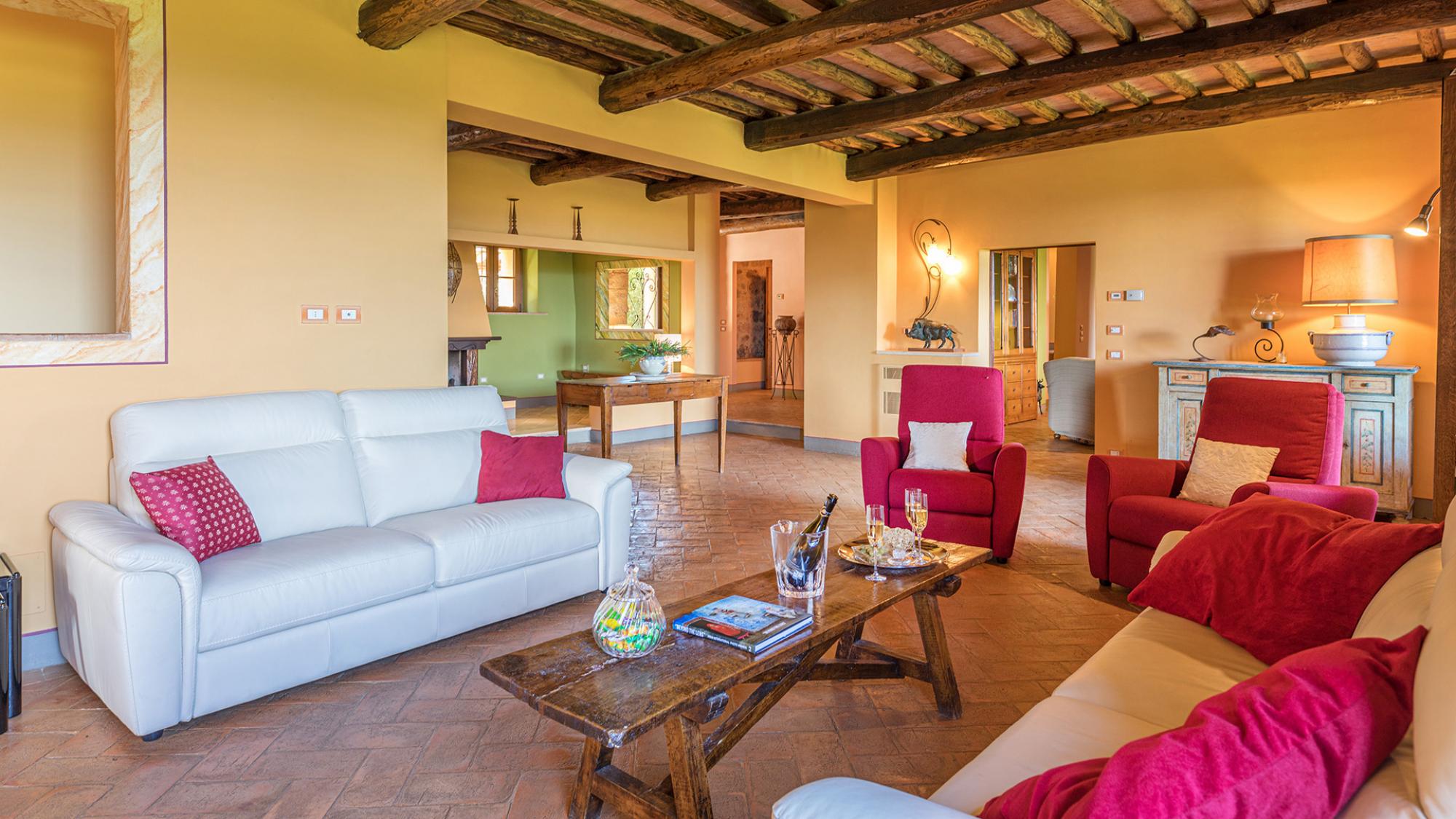 Property Image 2 - Majestic Tuscan Villa Overlooking a Splendid Landscape