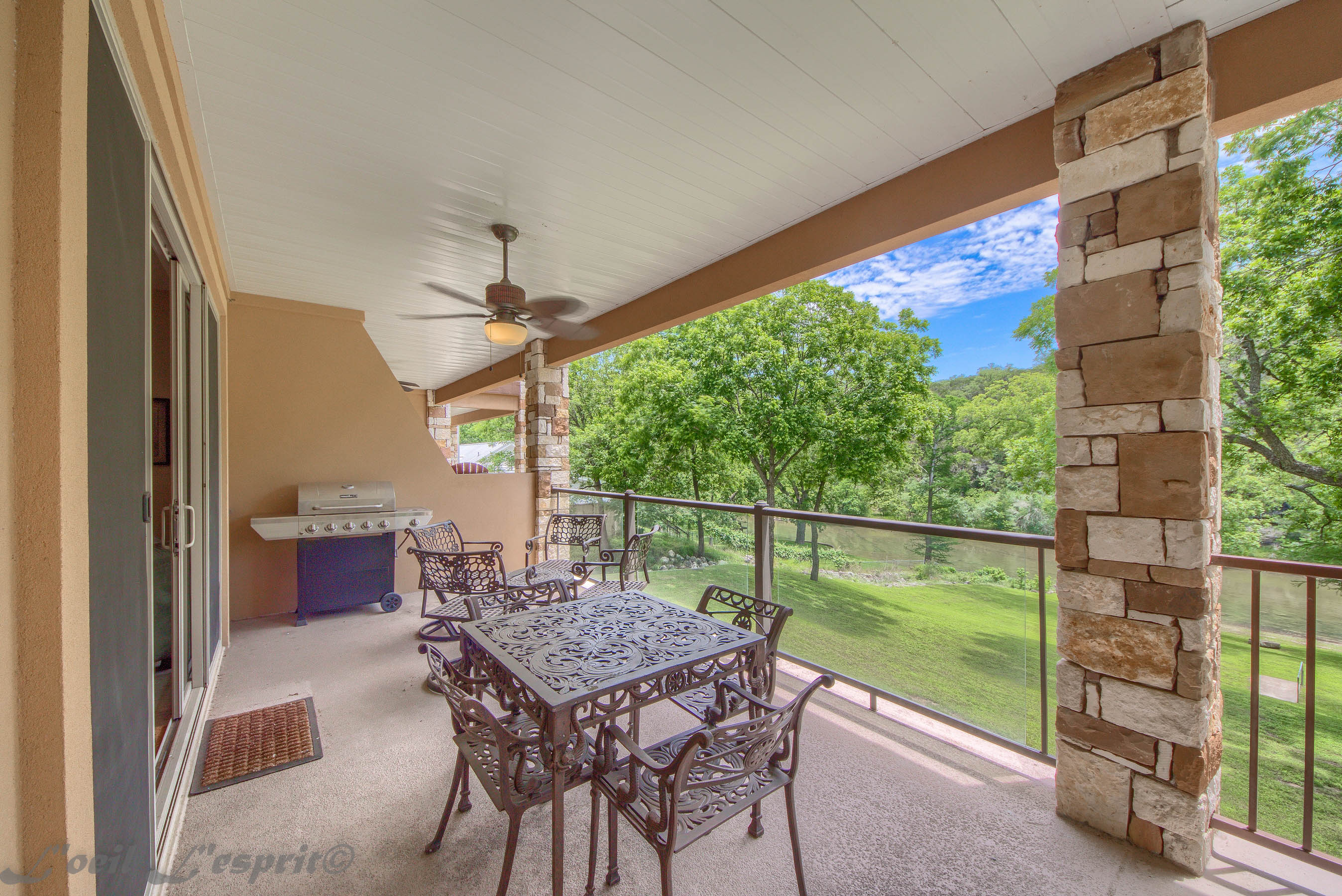 Awesome views from the 2nd floor balcony out to the Guadalupe River!