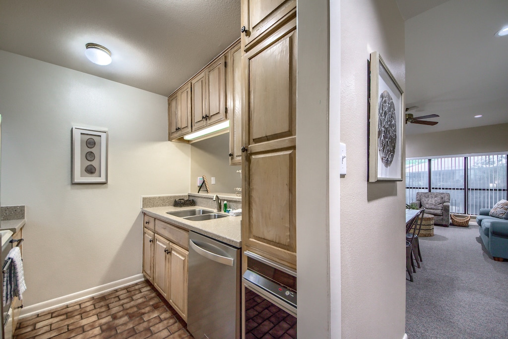 Fully Equipped Kitchen. 