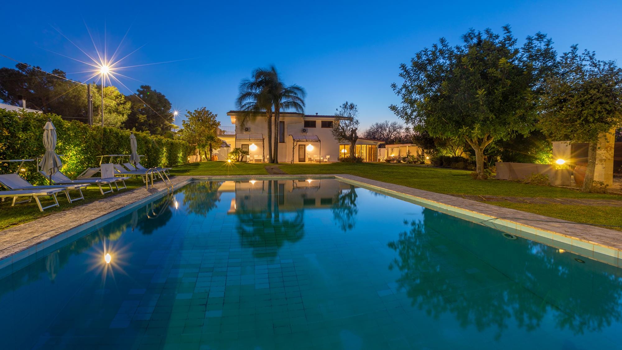 Property Image 2 - Refined Elegant Villa with Solarium and Private Pool