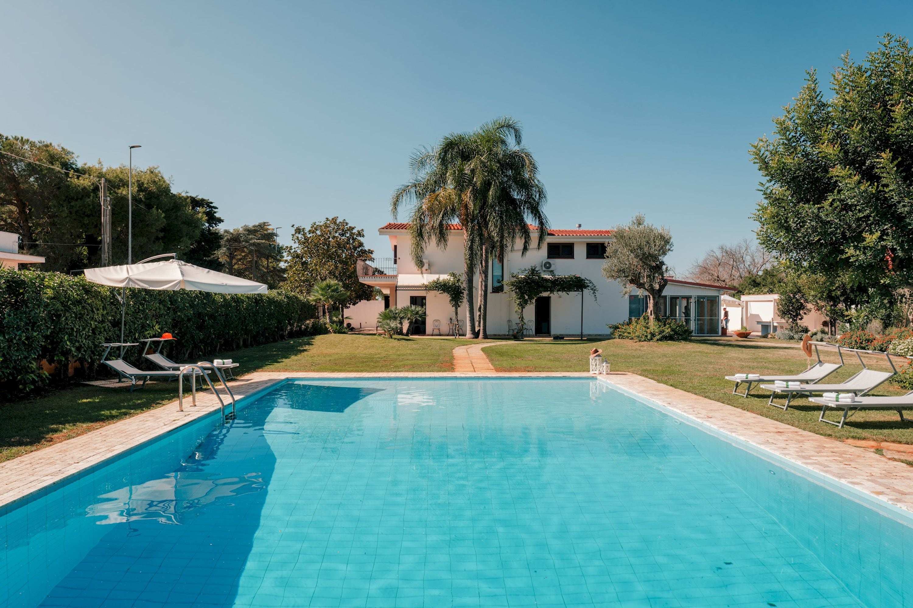 Property Image 1 - Refined Elegant Villa with Solarium and Private Pool