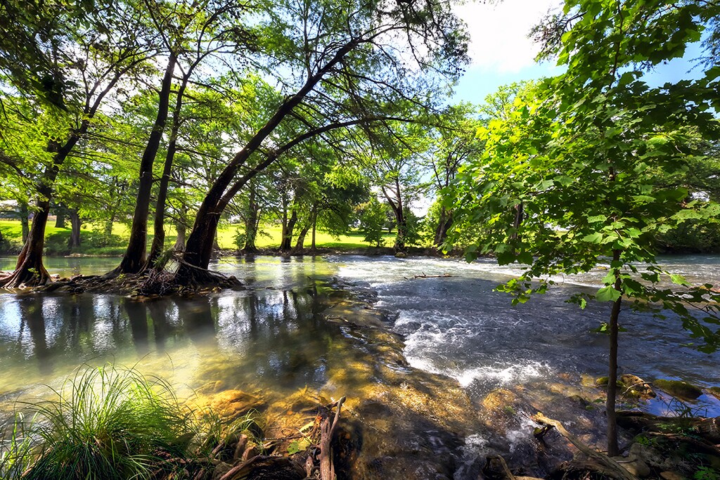 Guadalupe river flows right behind the complex!! 