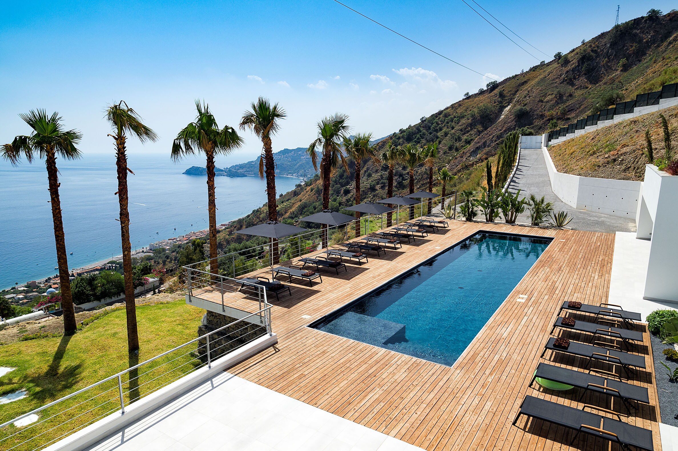 Property Image 2 - Upscale Villa with Breathtaking Vews of Taormina’s Bay