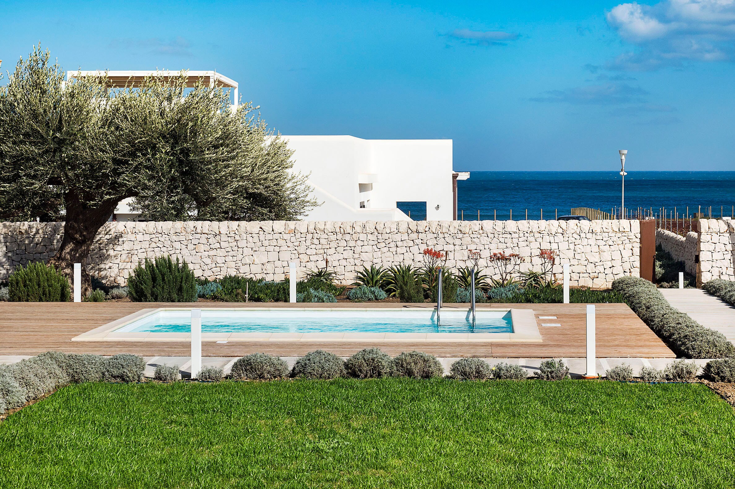 Property Image 2 - Chic Splendid Mediterranean Style Villa near the Sea