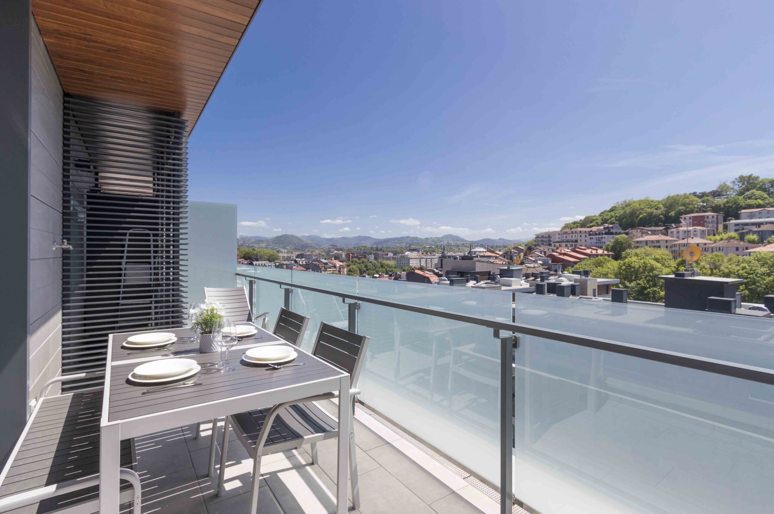 Property Image 1 - Two Bedrooms Apartment with a Stunning Terrace