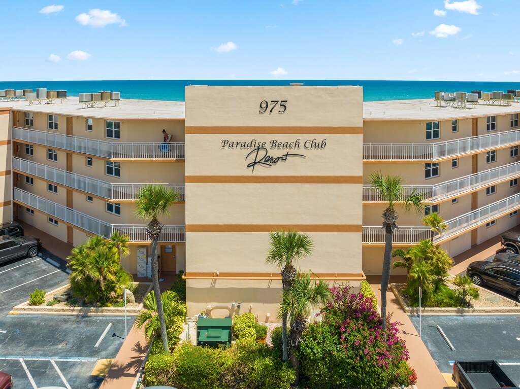 Welcome to Paradise Beach Club 222!