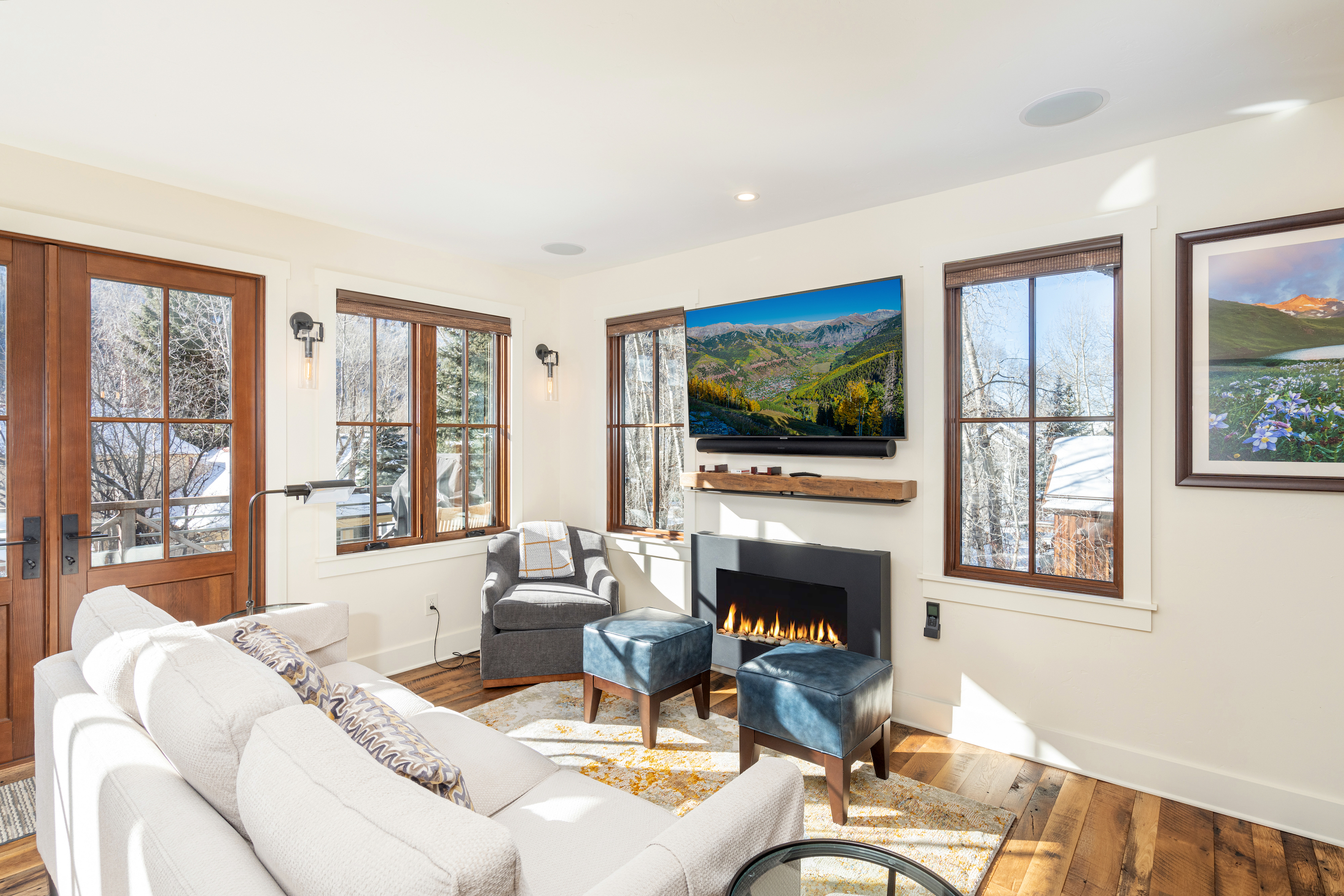 2.1-the-treehouse-telluride-living-room2-edit