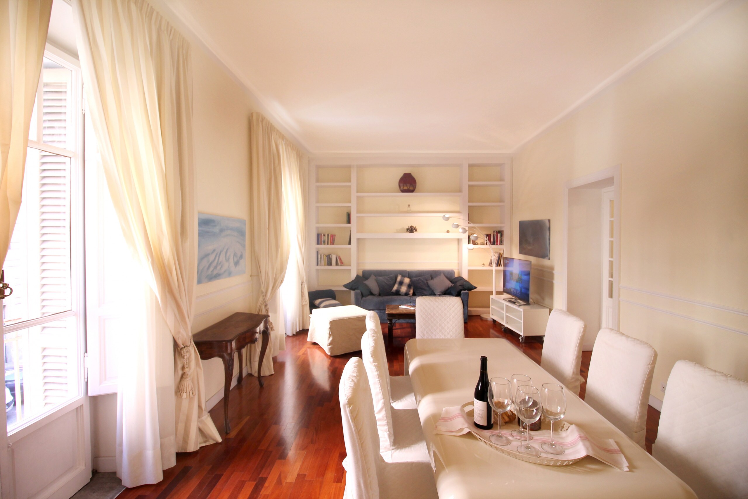 Property Image 2 - Light Filled Spacious Flat in the Lively Area of Prati