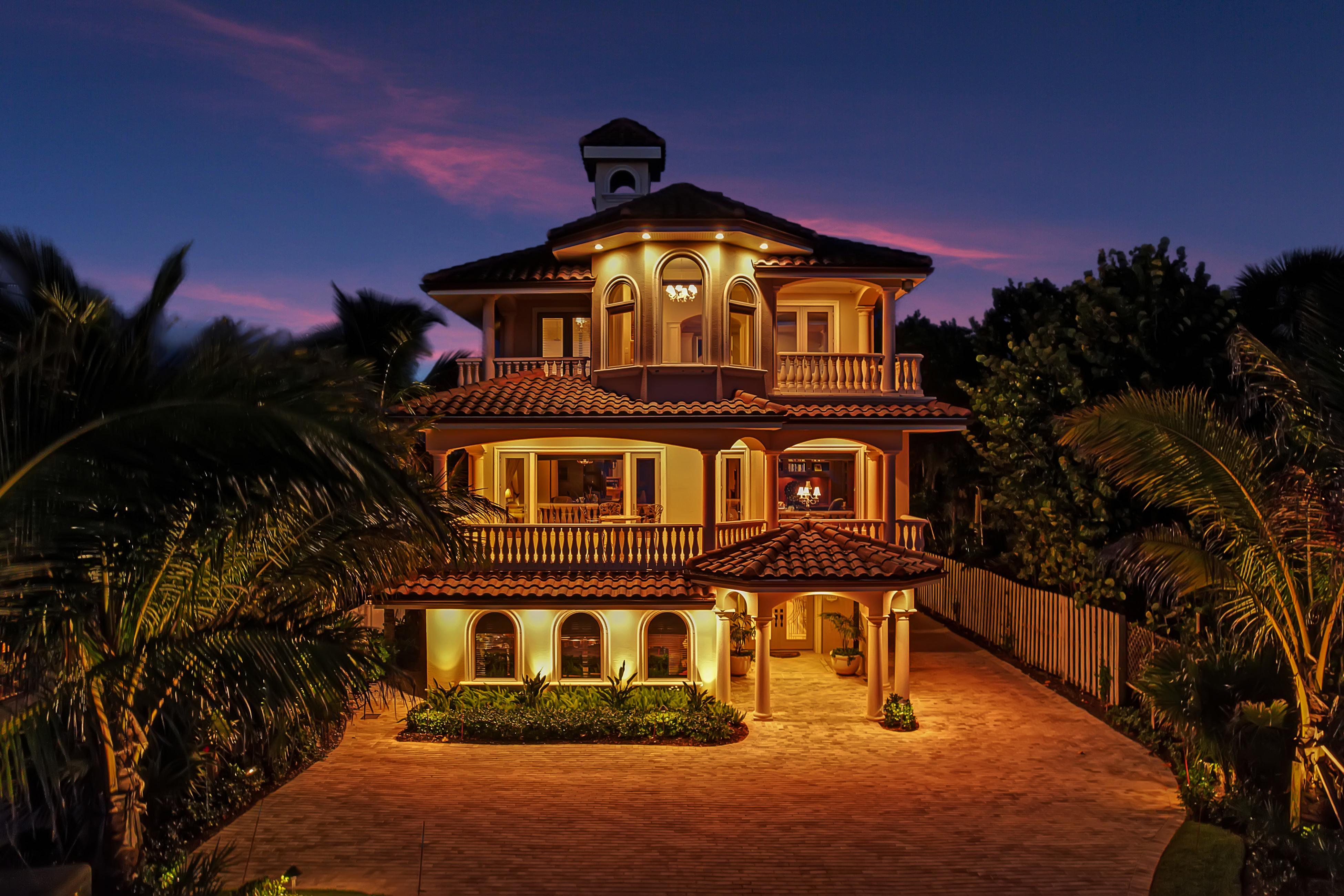 Property Image 1 - Villa De La Mar at Casey Key