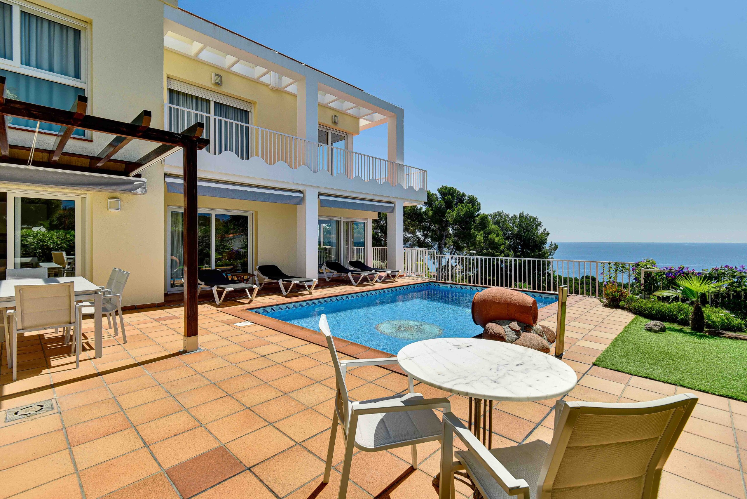 Property Image 1 - Delightful Spacious Villa close to the Beach