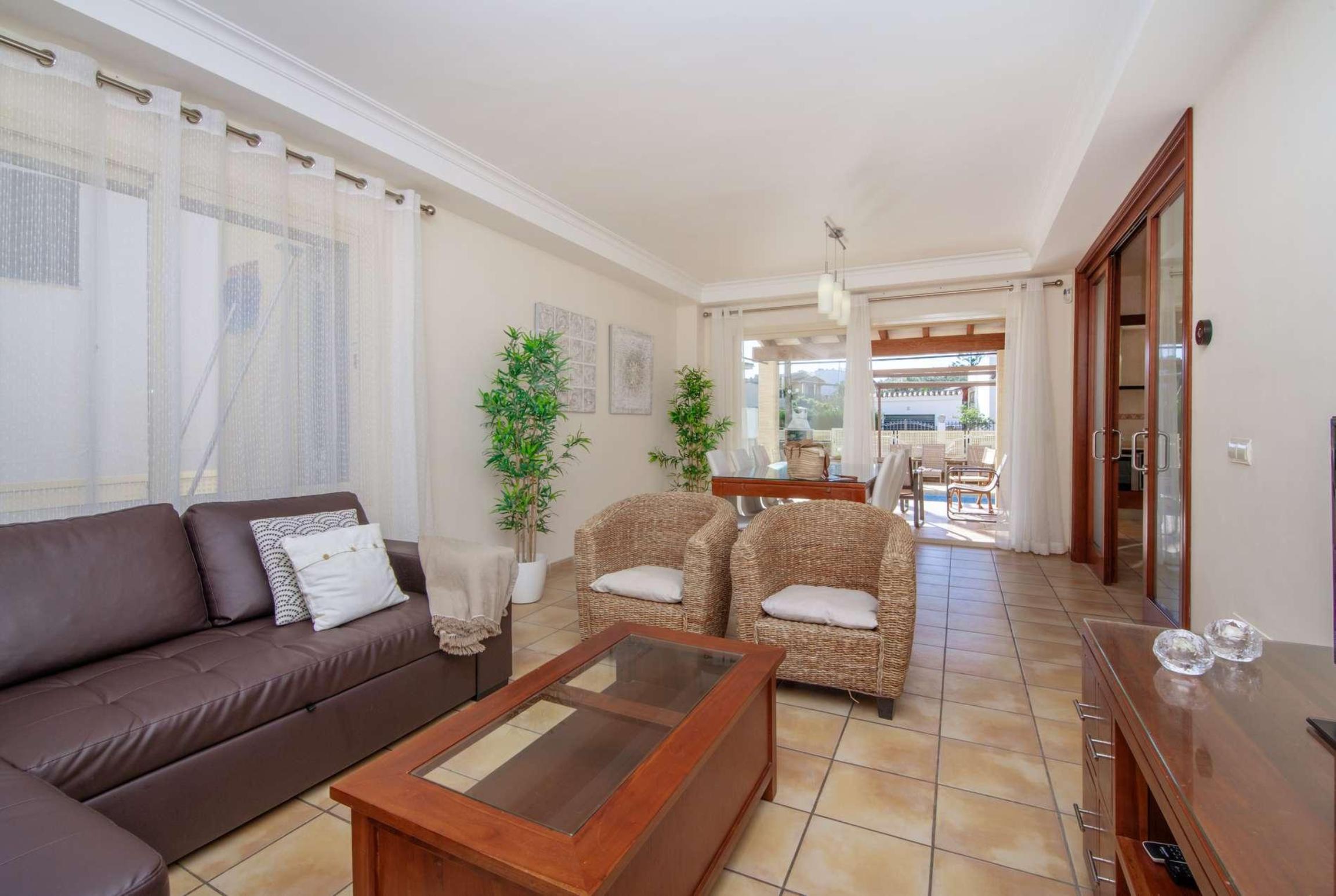 Property Image 2 - Lovely 3 Bedroom House close to the Beach and Beachbar
